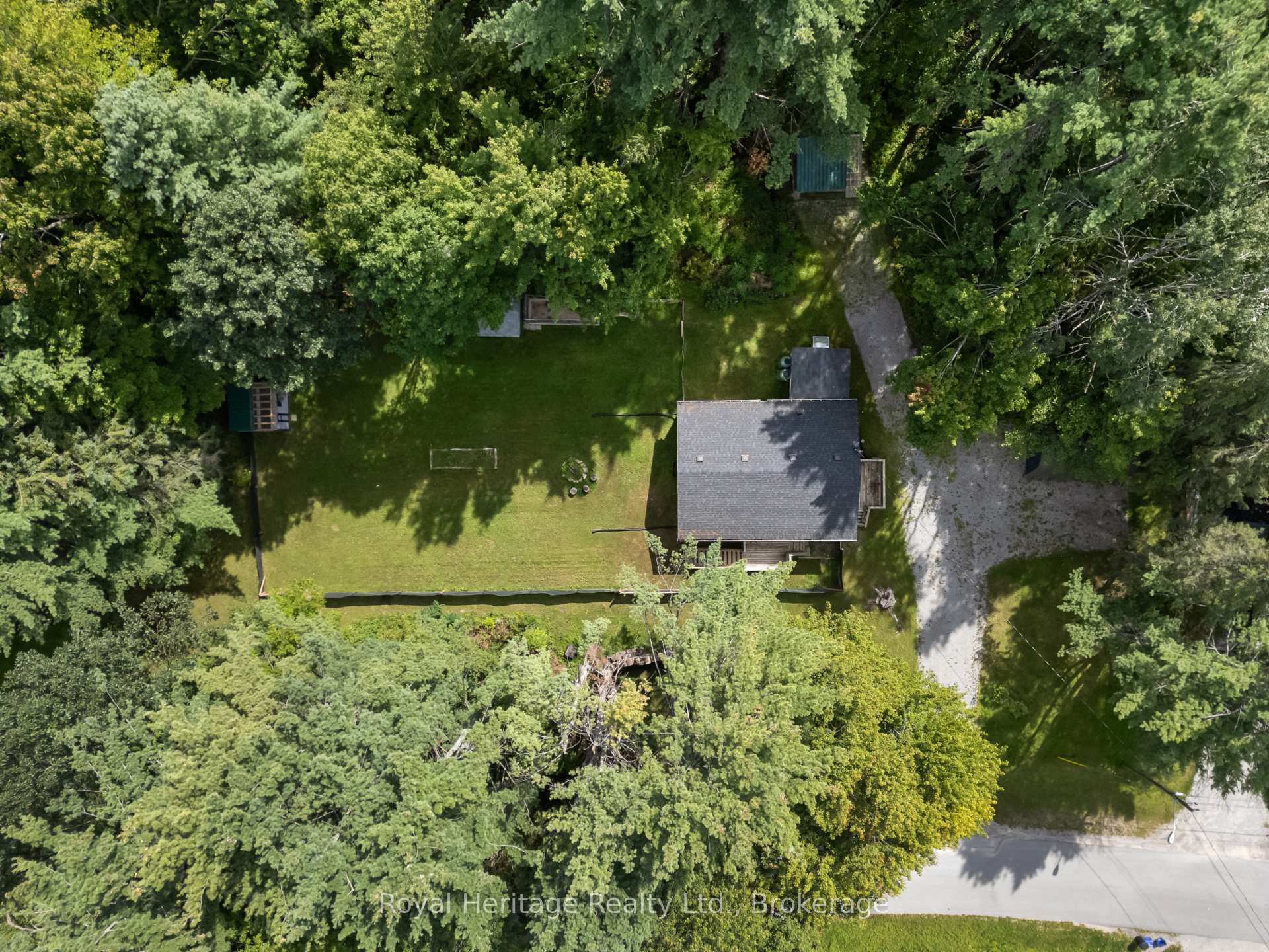 Photo 6 of 14 Morrison Street, Kawartha Lakes, Laxton/Digby/Longford — HOMEH