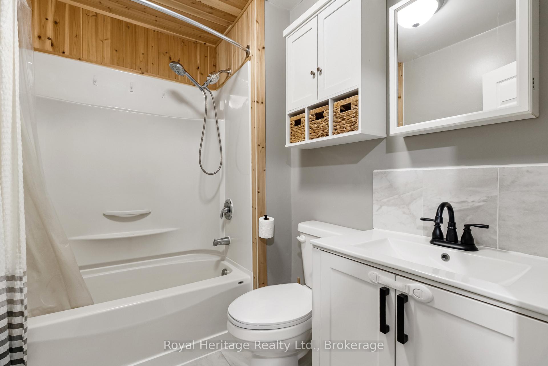 Photo 20 of 14 Morrison Street, Kawartha Lakes, Laxton/Digby/Longford — HOMEH