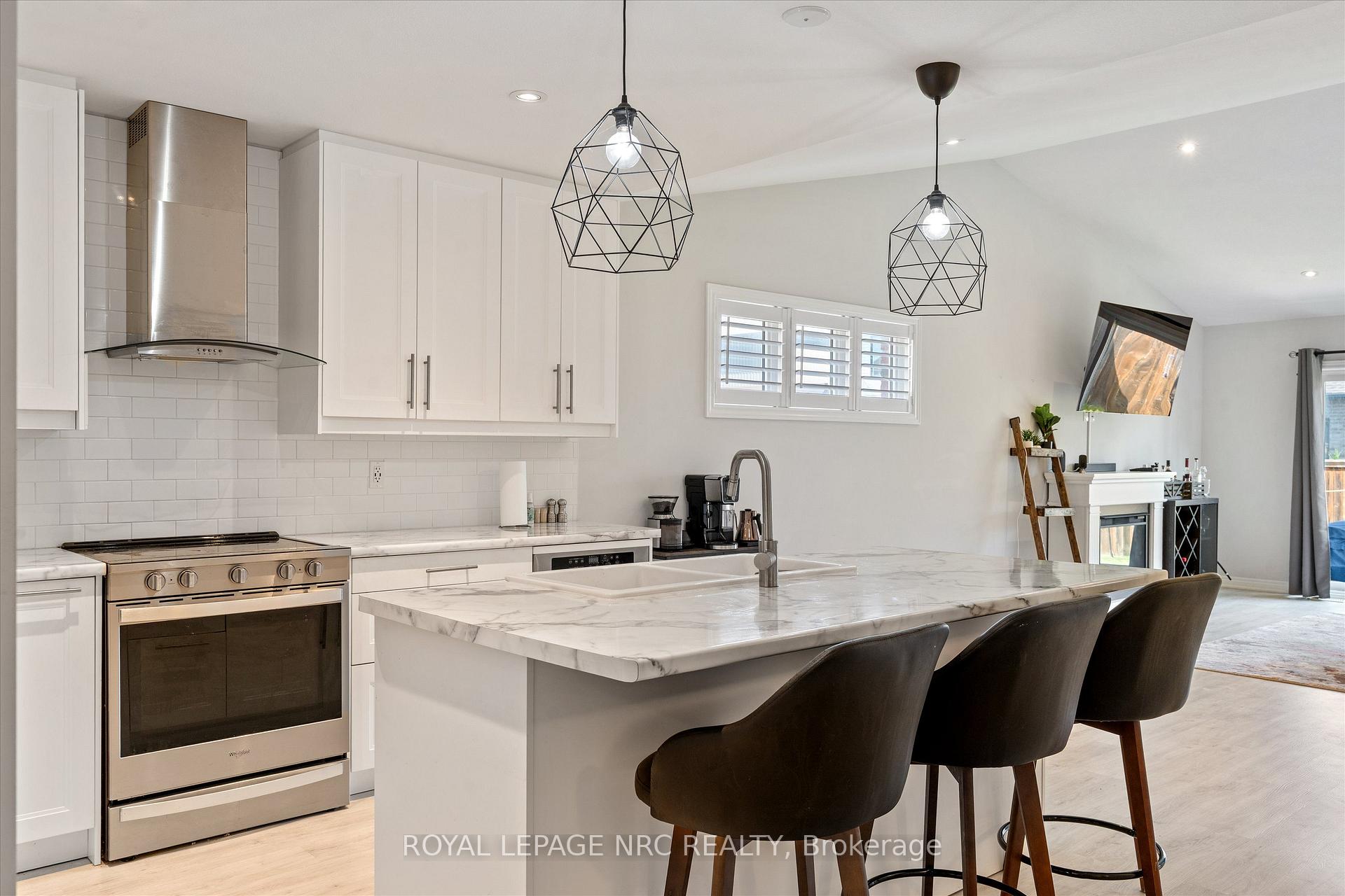 Photo 6 of 141 Acacia Road, Pelham, Fonthill — HOMEH