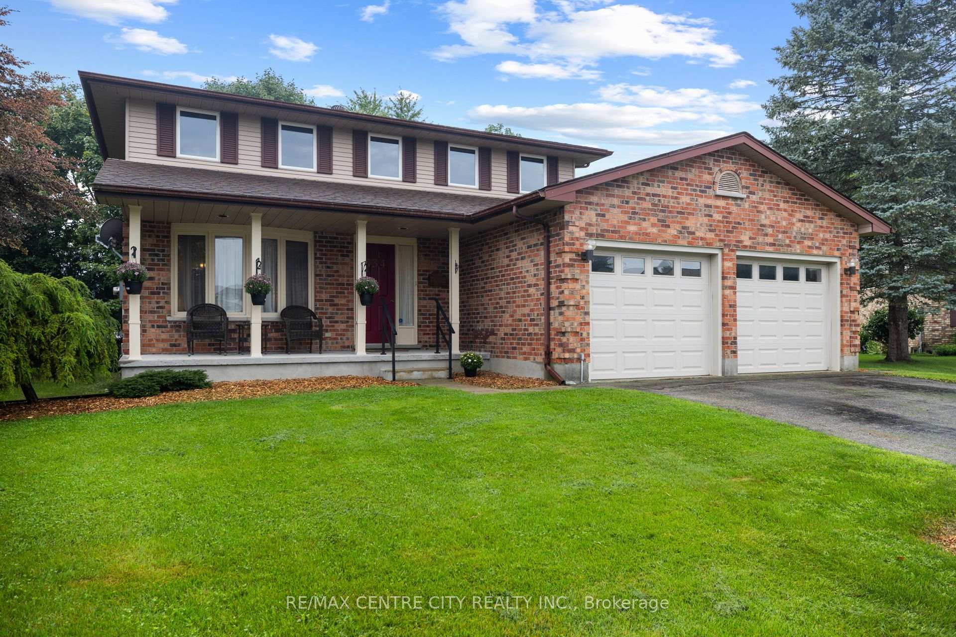 Photo 2 of 334 Canterbury Place, Central Elgin, Belmont — HOMEH