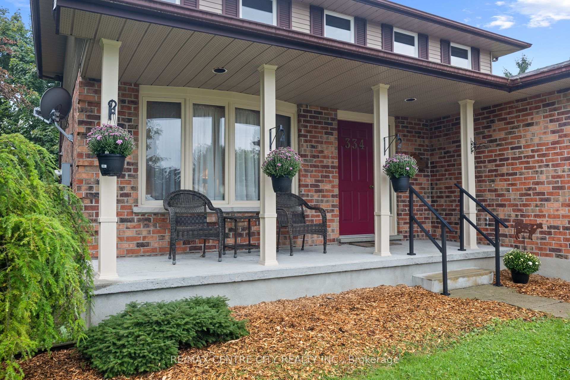 Photo 3 of 334 Canterbury Place, Central Elgin, Belmont — HOMEH