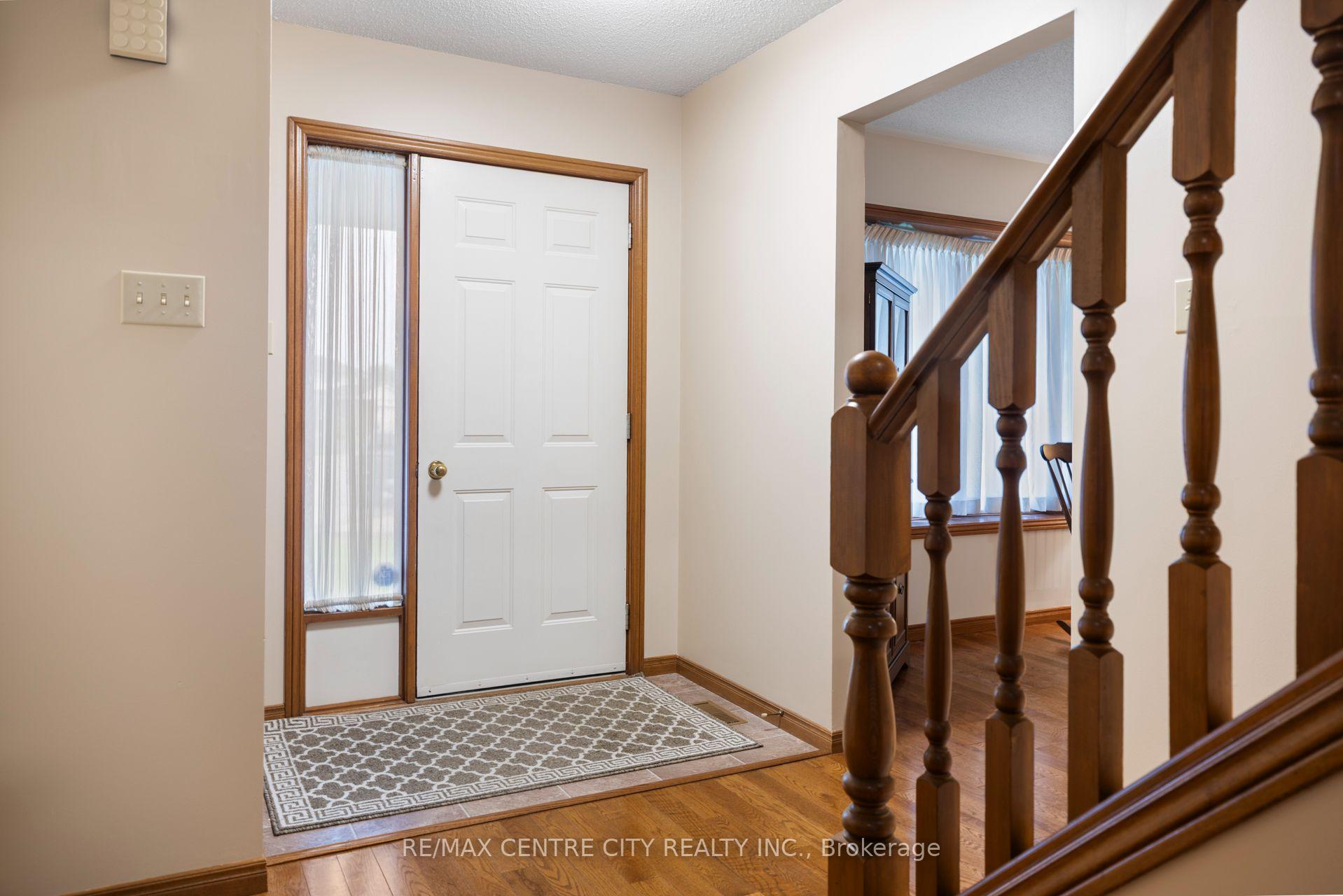 Photo 4 of 334 Canterbury Place, Central Elgin, Belmont — HOMEH