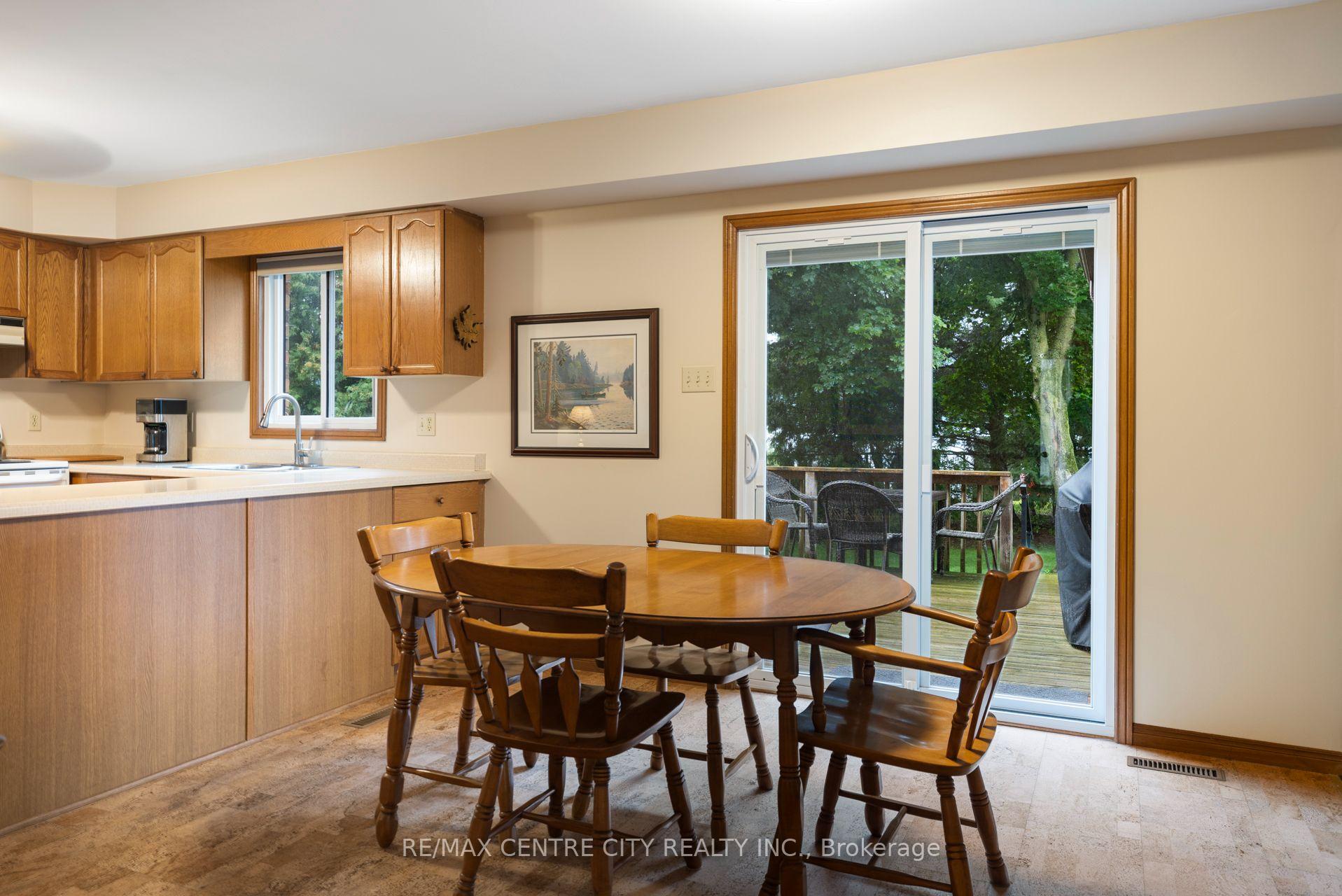 Photo 10 of 334 Canterbury Place, Central Elgin, Belmont — HOMEH