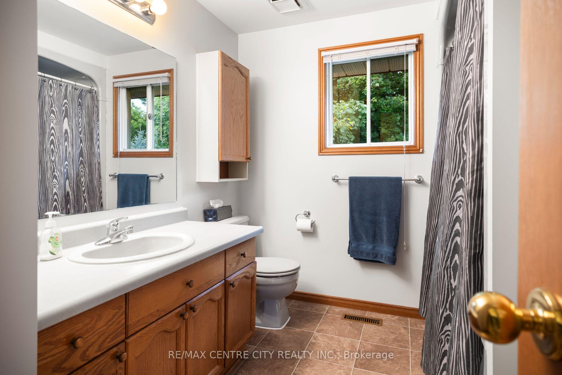 Photo 18 of 334 Canterbury Place, Central Elgin, Belmont — HOMEH