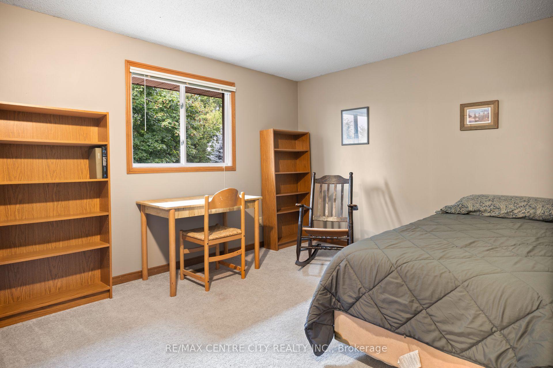 Photo 19 of 334 Canterbury Place, Central Elgin, Belmont — HOMEH