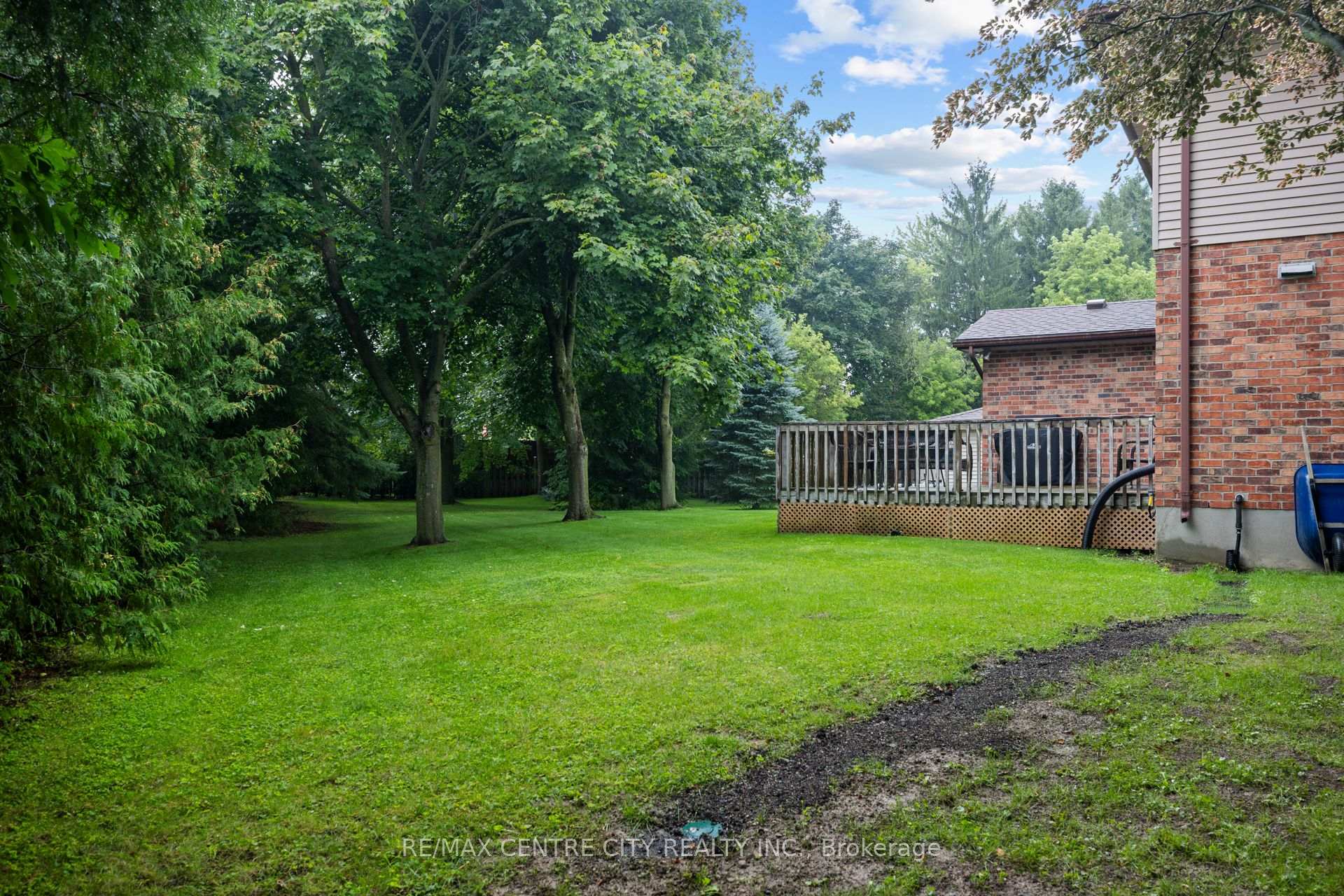 Photo 24 of 334 Canterbury Place, Central Elgin, Belmont — HOMEH