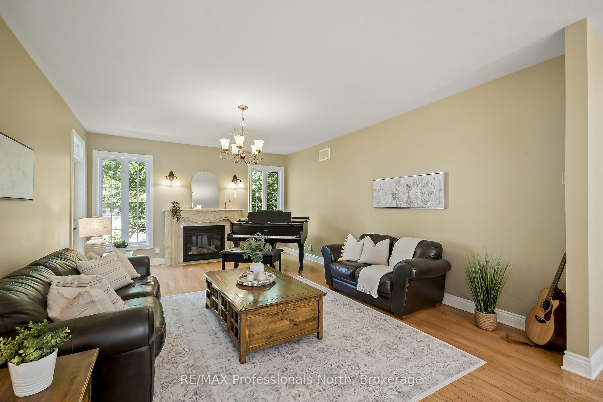 Photo 5 of 9 Melane Court, Bracebridge, Macaulay — HOMEH