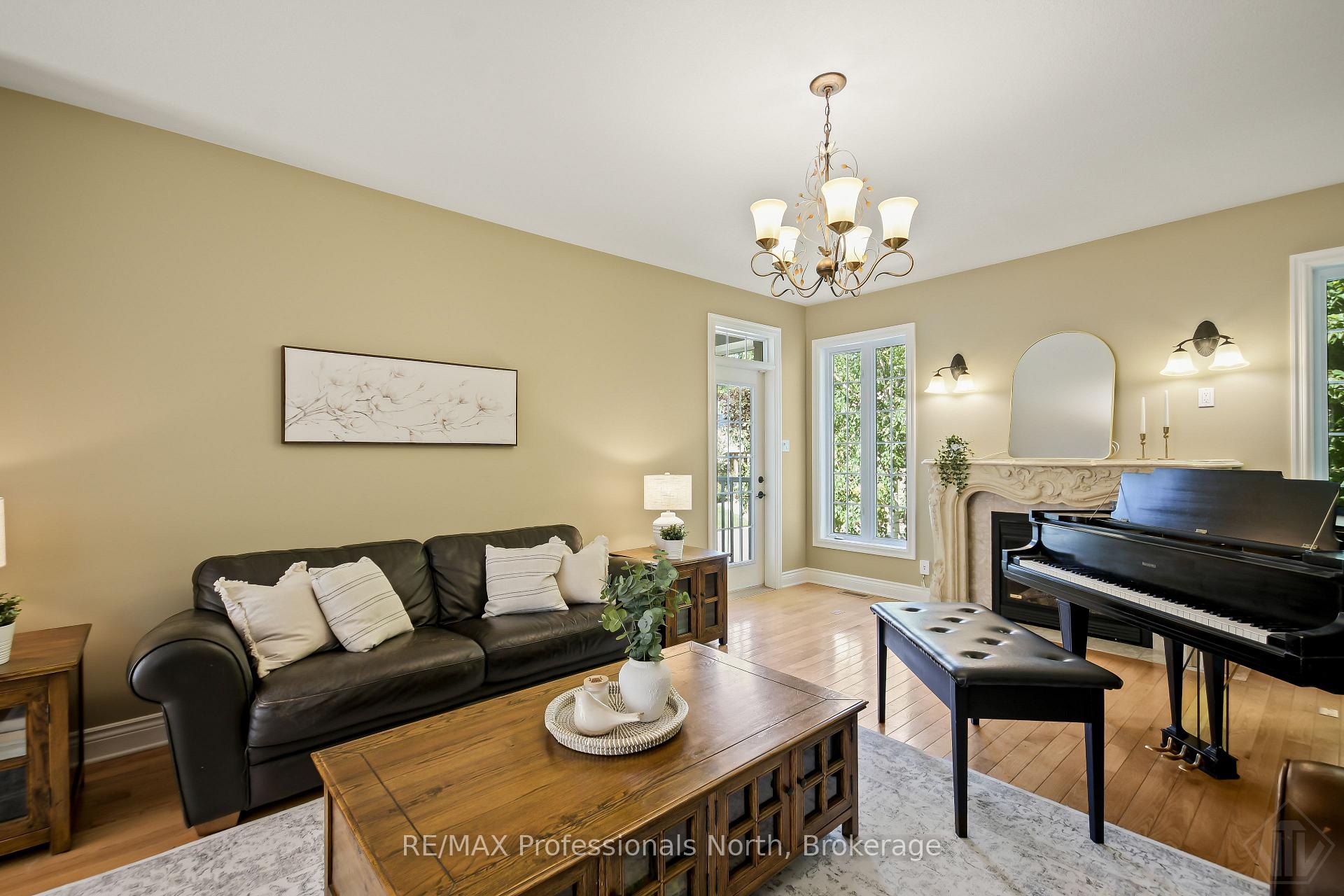 Photo 6 of 9 Melane Court, Bracebridge, Macaulay — HOMEH