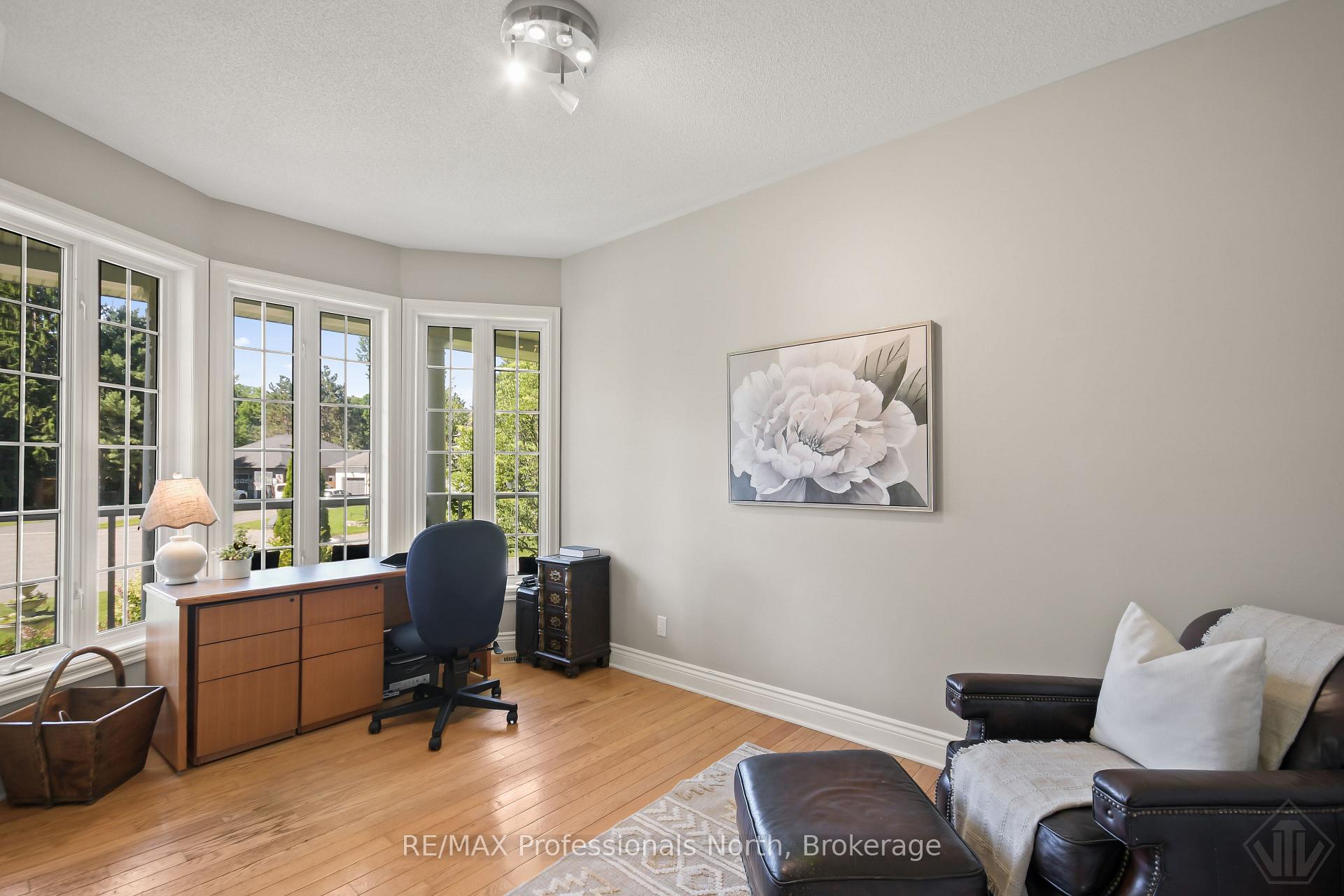 Photo 7 of 9 Melane Court, Bracebridge, Macaulay — HOMEH