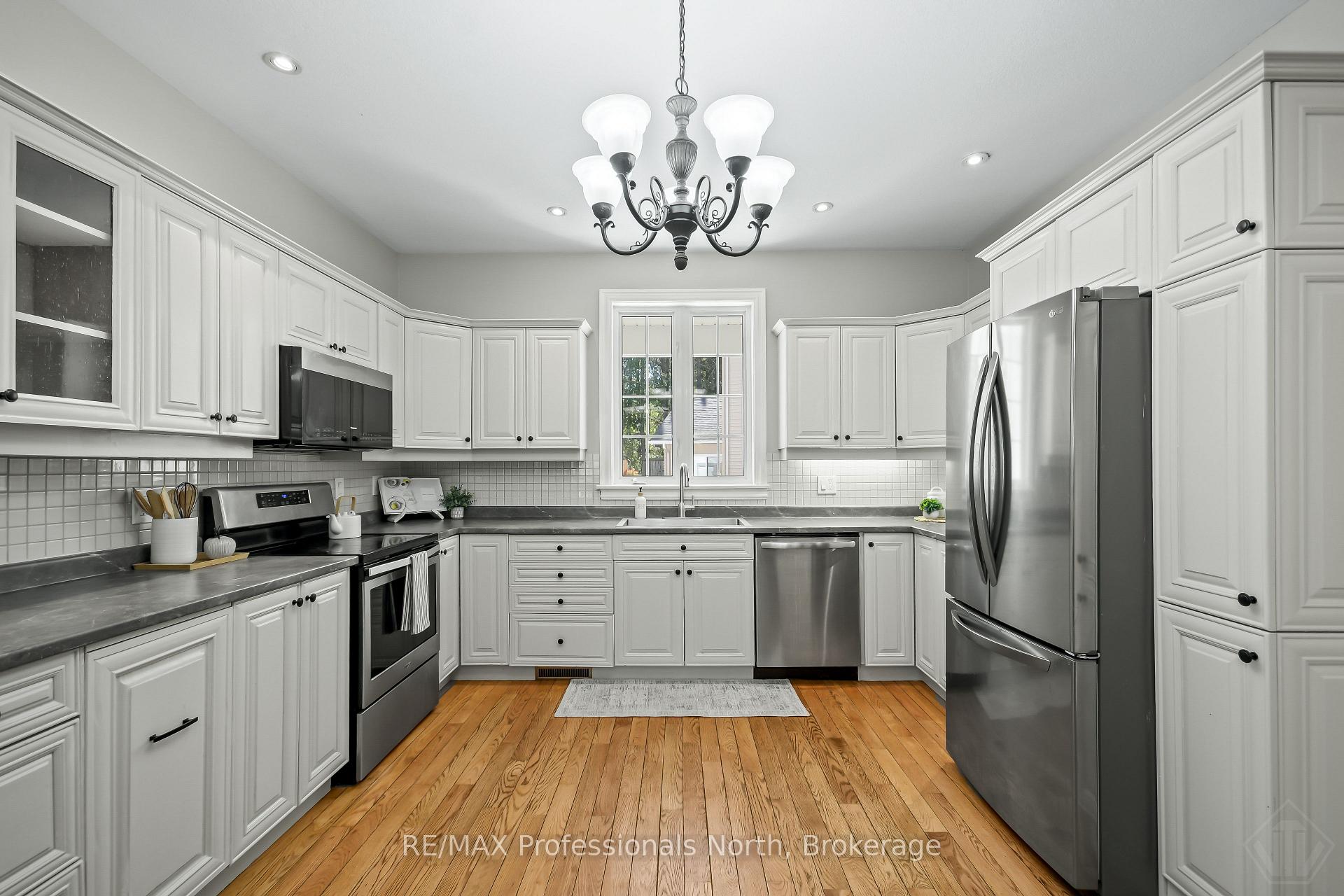 Photo 8 of 9 Melane Court, Bracebridge, Macaulay — HOMEH