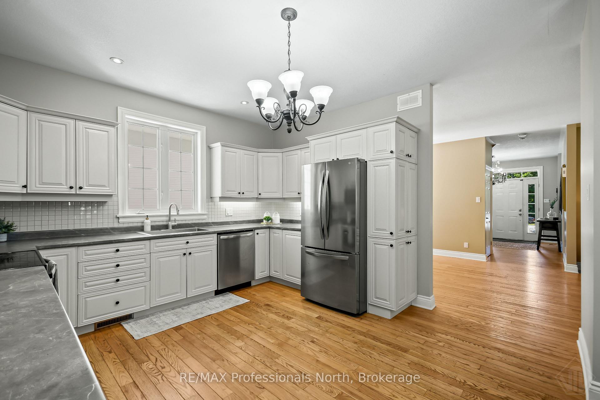 Photo 10 of 9 Melane Court, Bracebridge, Macaulay — HOMEH