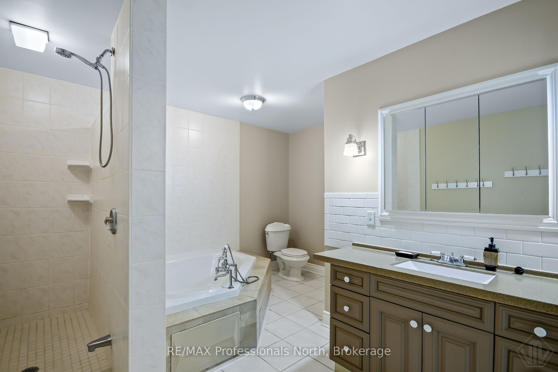 Photo 24 of 9 Melane Court, Bracebridge, Macaulay — HOMEH