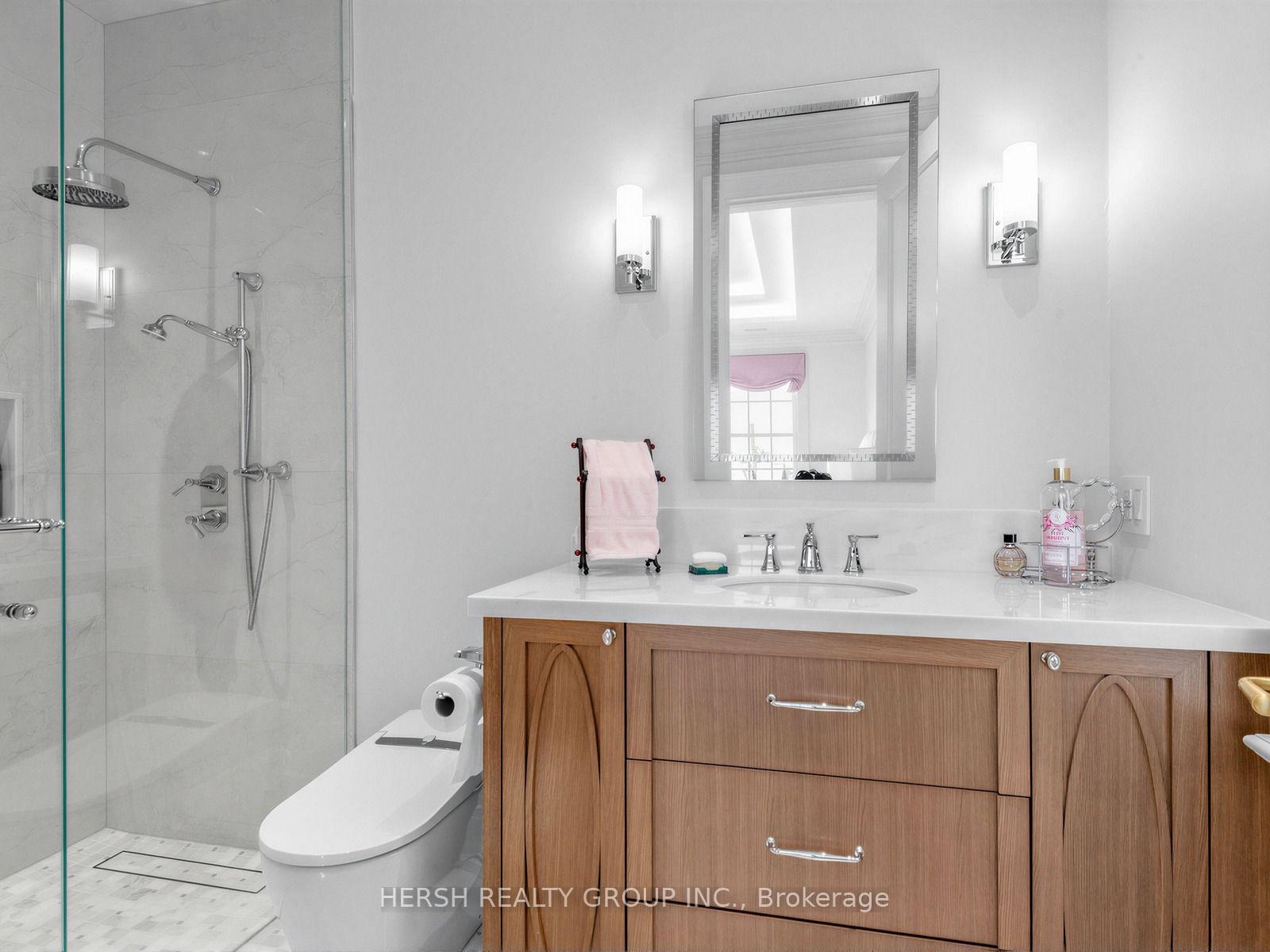 Photo 37 of 14 Napier Street, Vaughan, Kleinburg — HOMEH