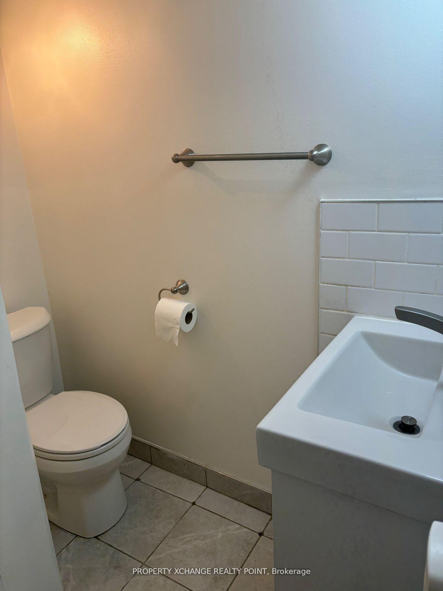Photo 8 of 17 Holmesdale Crescent, Toronto, Caledonia-Fairbank — HOMEH