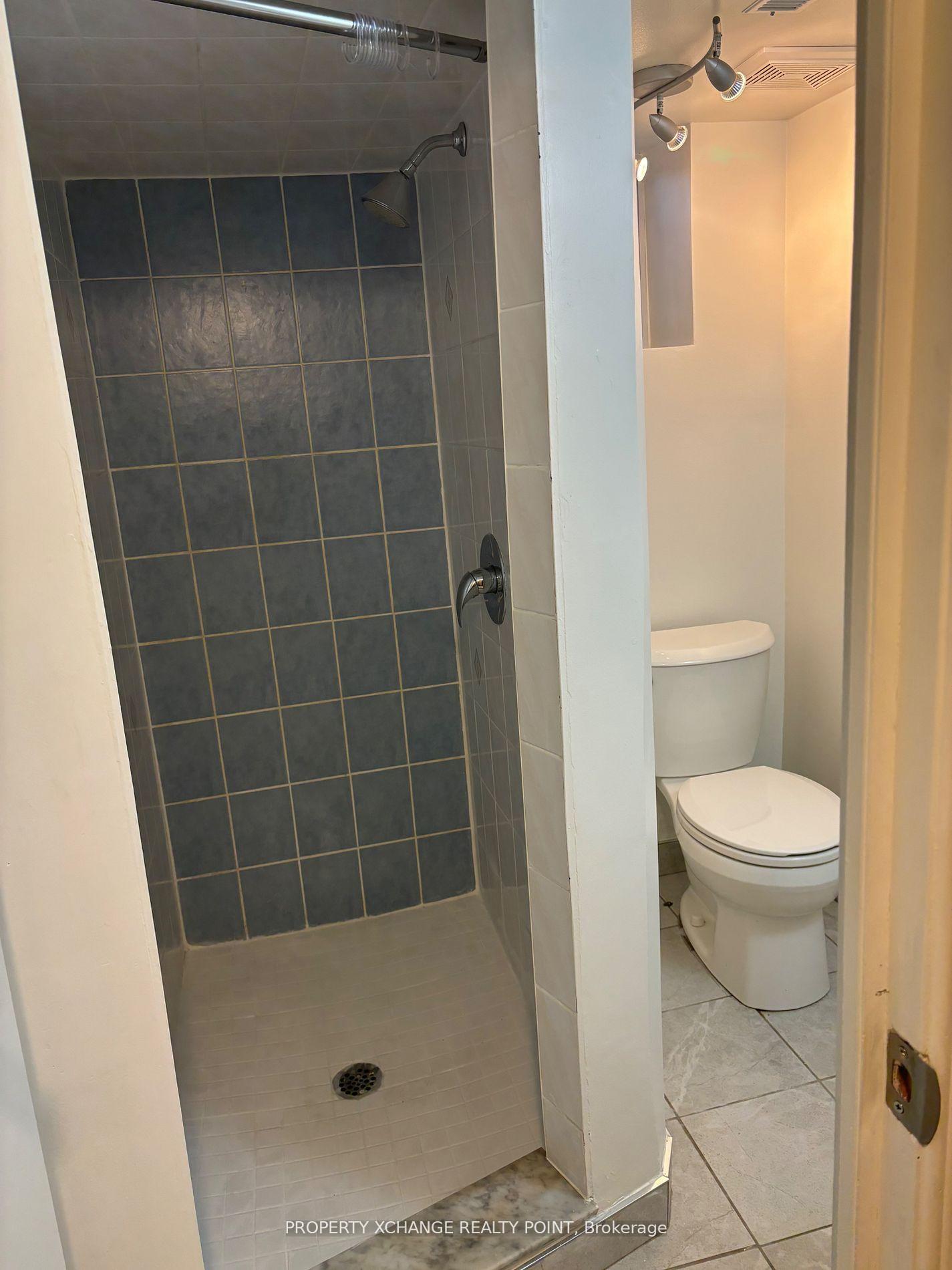 Photo 9 of 17 Holmesdale Crescent, Toronto, Caledonia-Fairbank — HOMEH