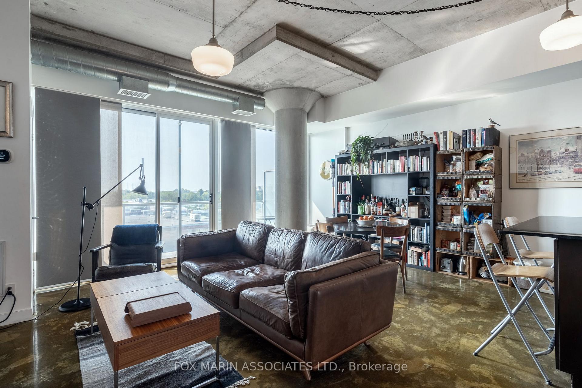 Front of Unit 611, 201 Carlaw Avenue