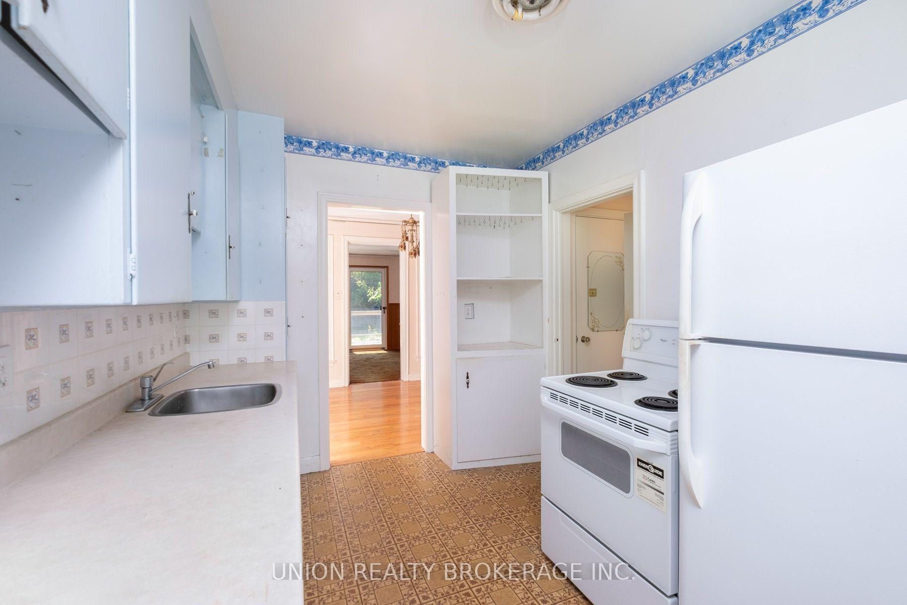 Photo 12 of 37 Shirley Crescent, Scarborough, Scarborough Village — HOMEH