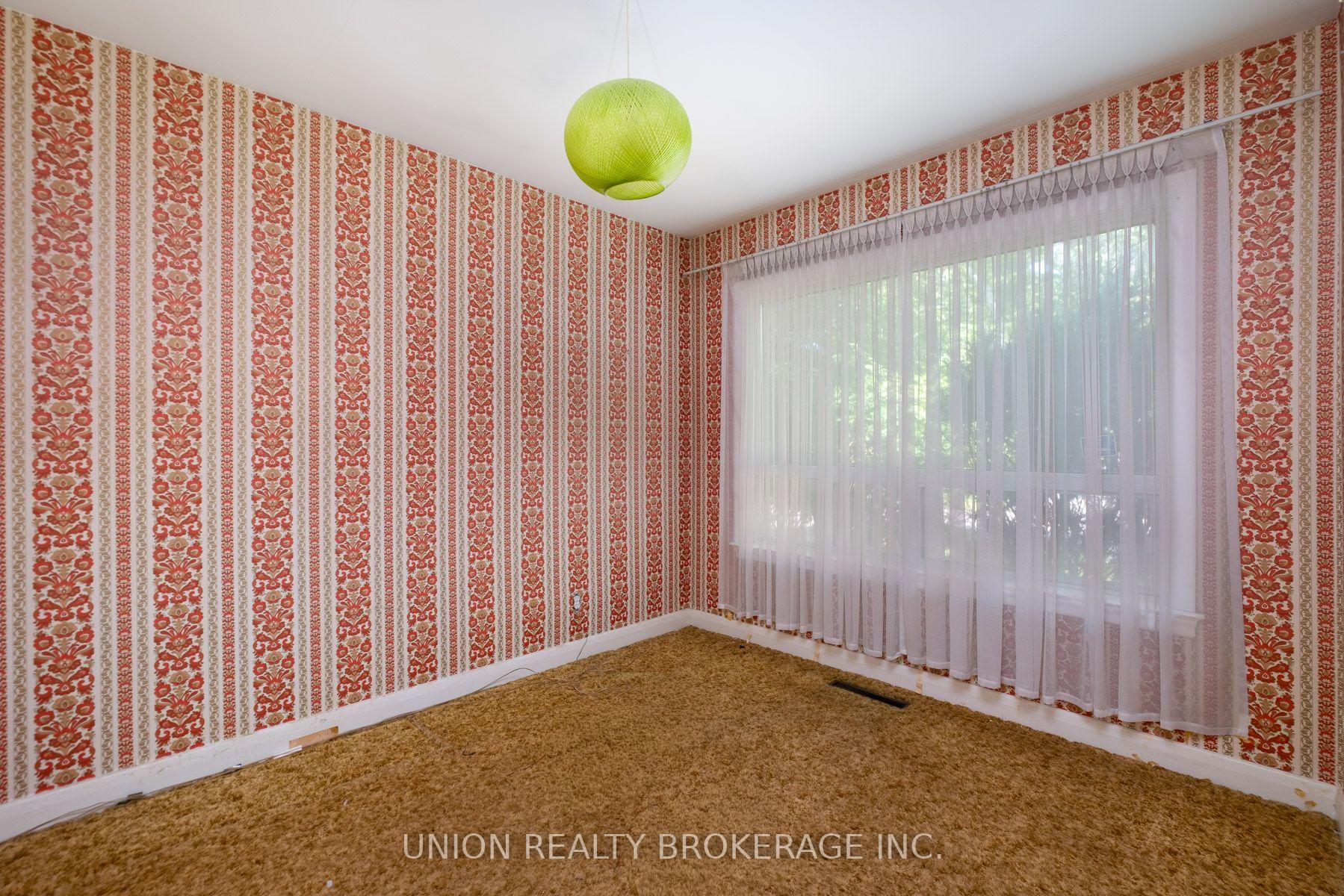 Photo 13 of 37 Shirley Crescent, Scarborough, Scarborough Village — HOMEH