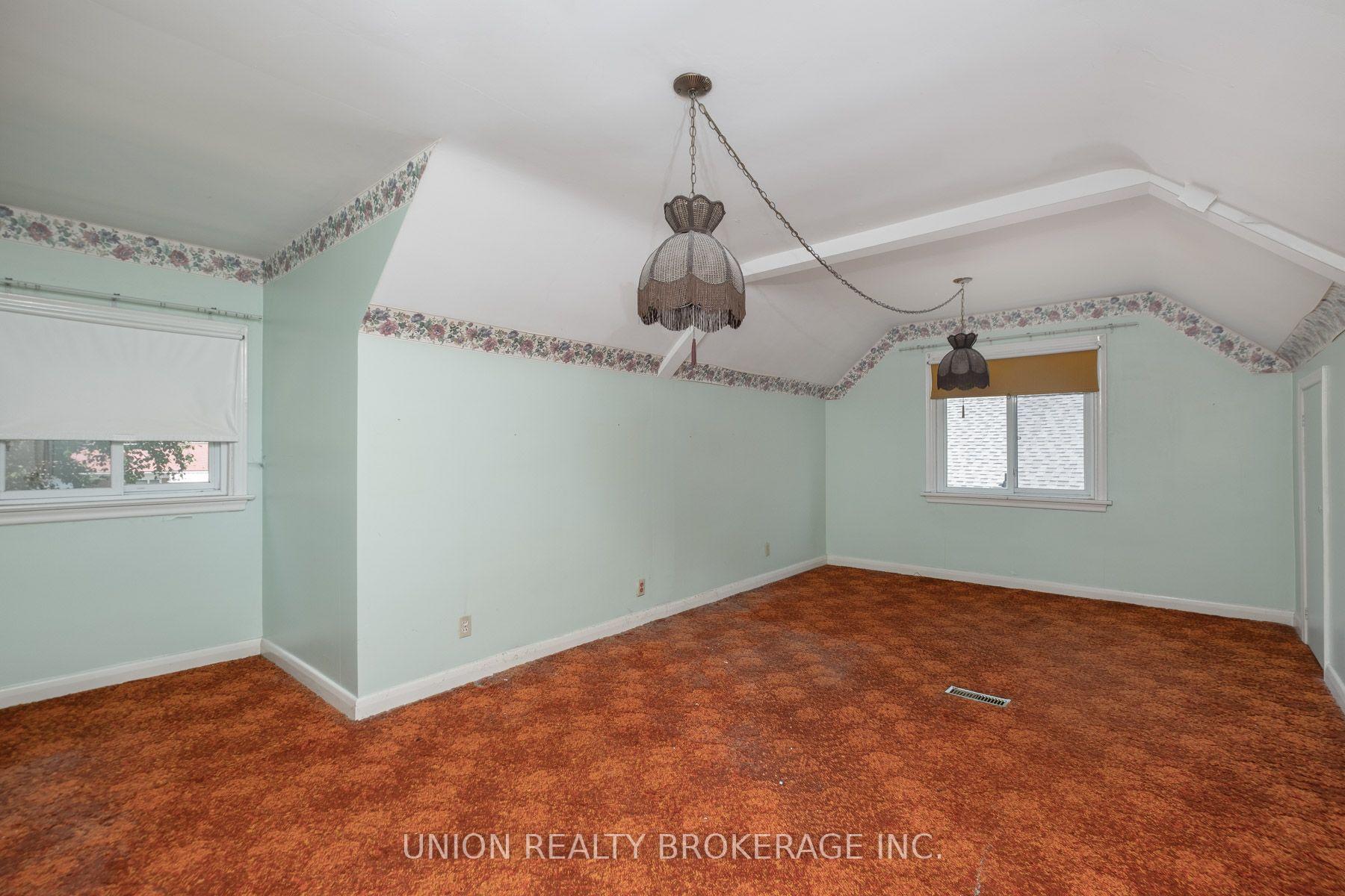 Photo 18 of 37 Shirley Crescent, Scarborough, Scarborough Village — HOMEH
