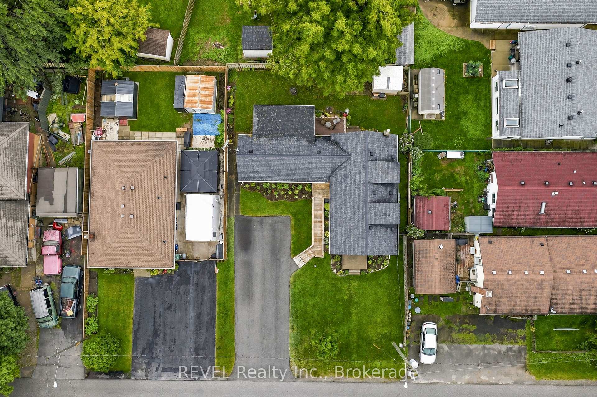 Photo 5 of 42 Wildwood Road, St. Catharines, Port Weller — HOMEH
