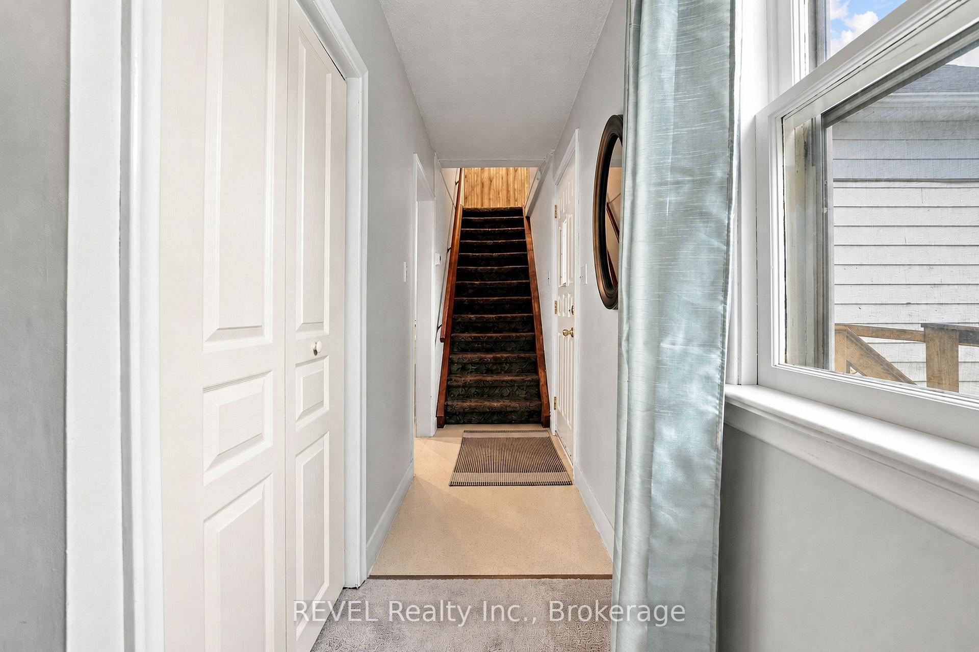 Photo 7 of 42 Wildwood Road, St. Catharines, Port Weller — HOMEH