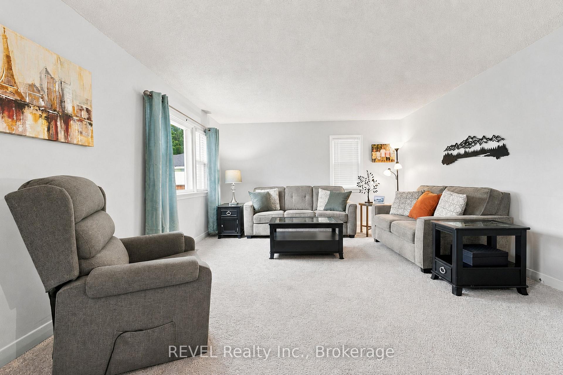 Photo 9 of 42 Wildwood Road, St. Catharines, Port Weller — HOMEH