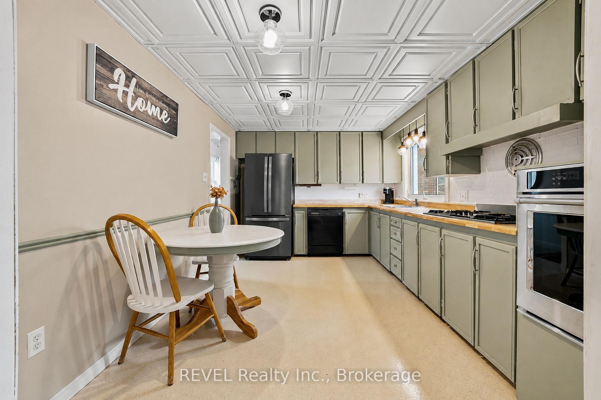 Photo 16 of 42 Wildwood Road, St. Catharines, Port Weller — HOMEH