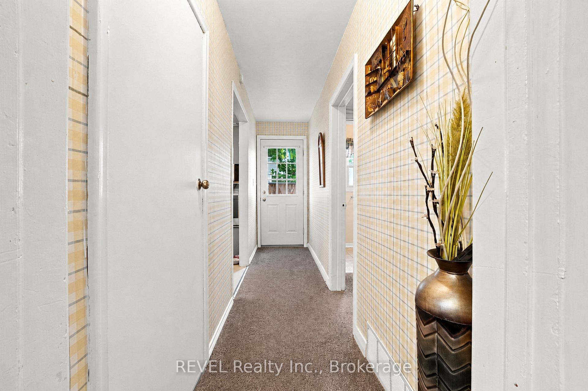 Photo 19 of 42 Wildwood Road, St. Catharines, Port Weller — HOMEH