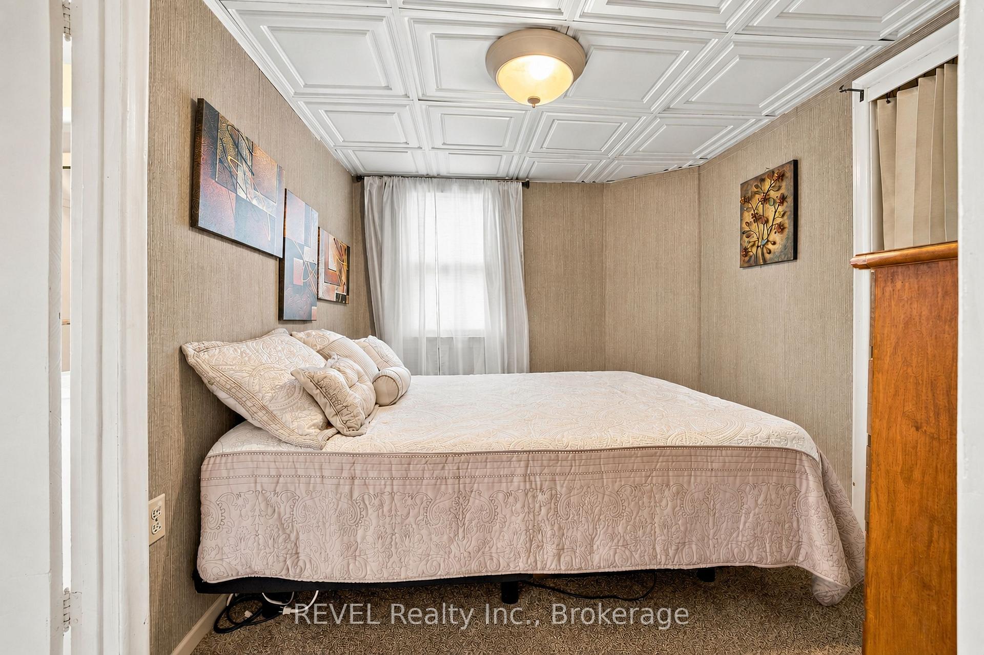 Photo 20 of 42 Wildwood Road, St. Catharines, Port Weller — HOMEH