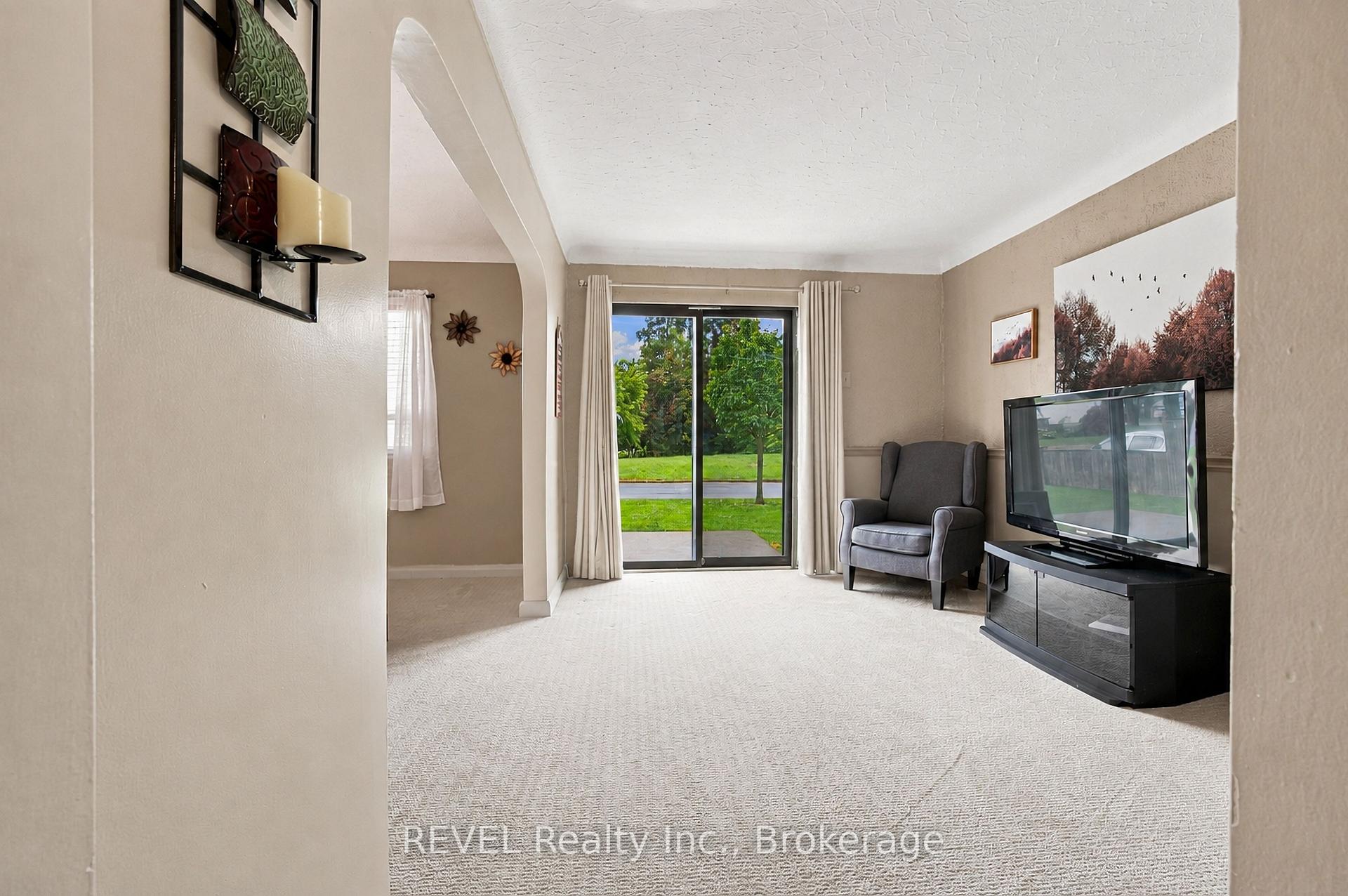 Photo 25 of 42 Wildwood Road, St. Catharines, Port Weller — HOMEH