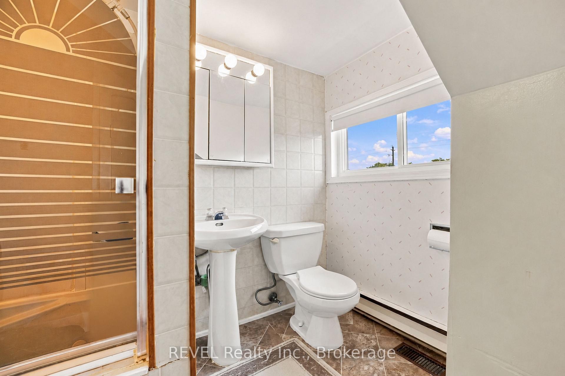 Photo 29 of 42 Wildwood Road, St. Catharines, Port Weller — HOMEH
