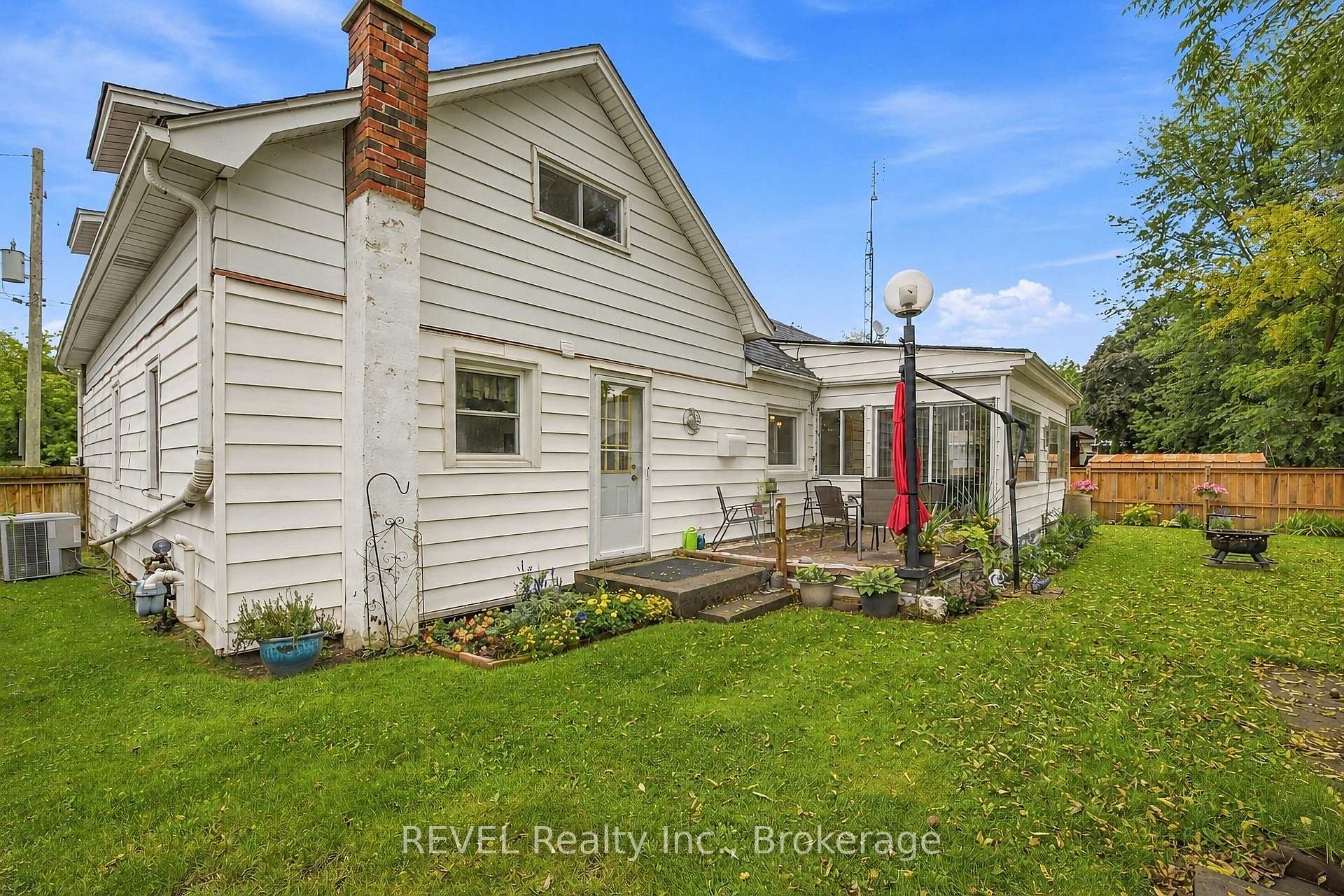 Photo 36 of 42 Wildwood Road, St. Catharines, Port Weller — HOMEH