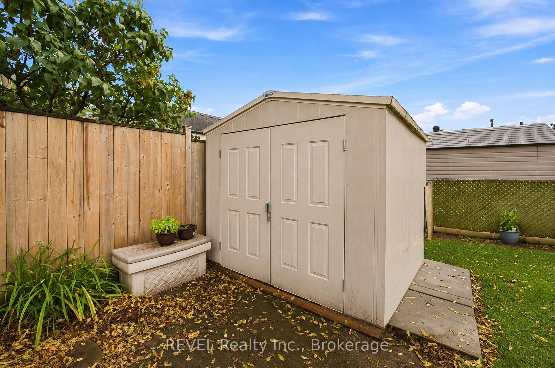 Photo 38 of 42 Wildwood Road, St. Catharines, Port Weller — HOMEH