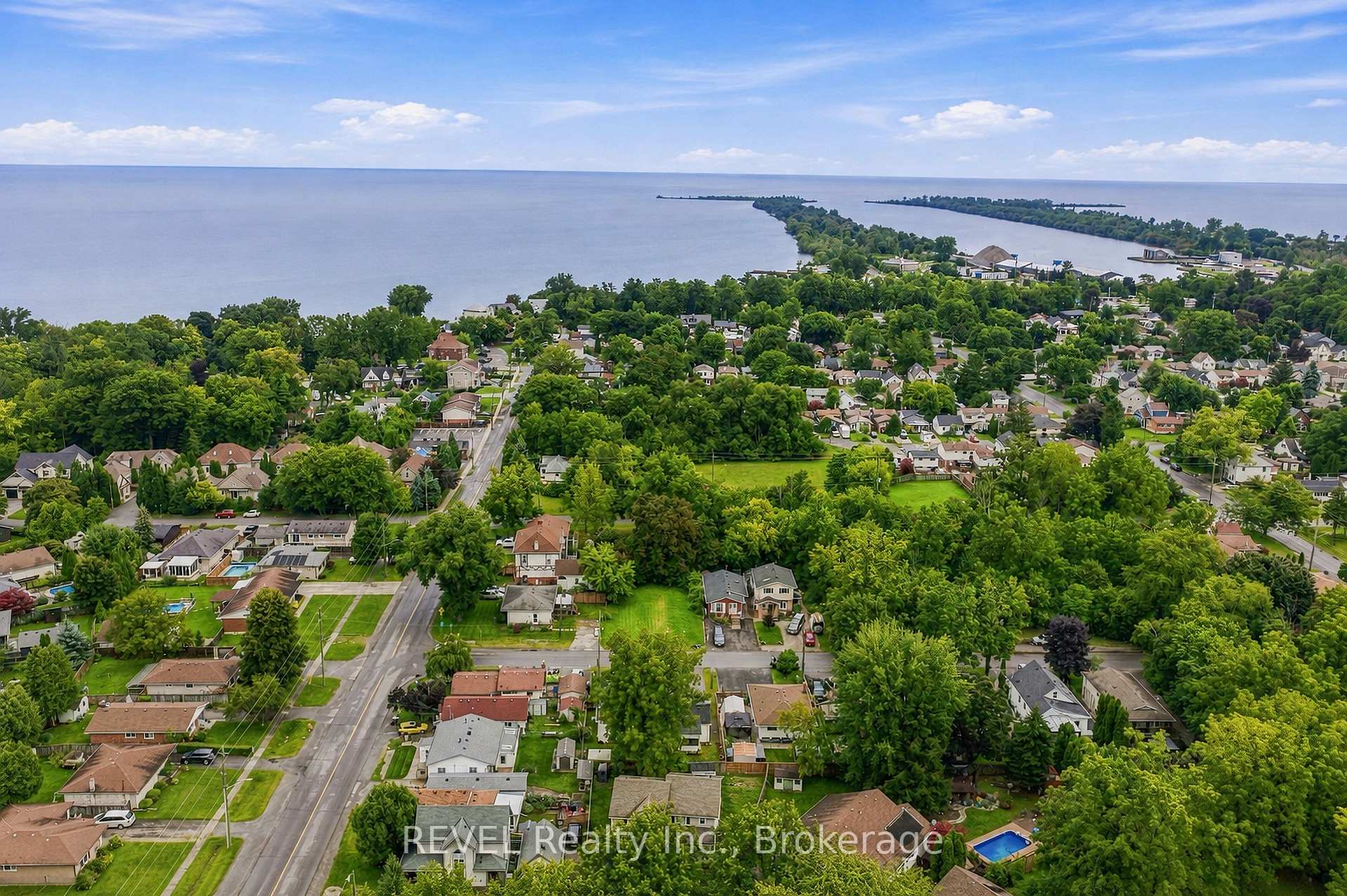 Photo 43 of 42 Wildwood Road, St. Catharines, Port Weller — HOMEH