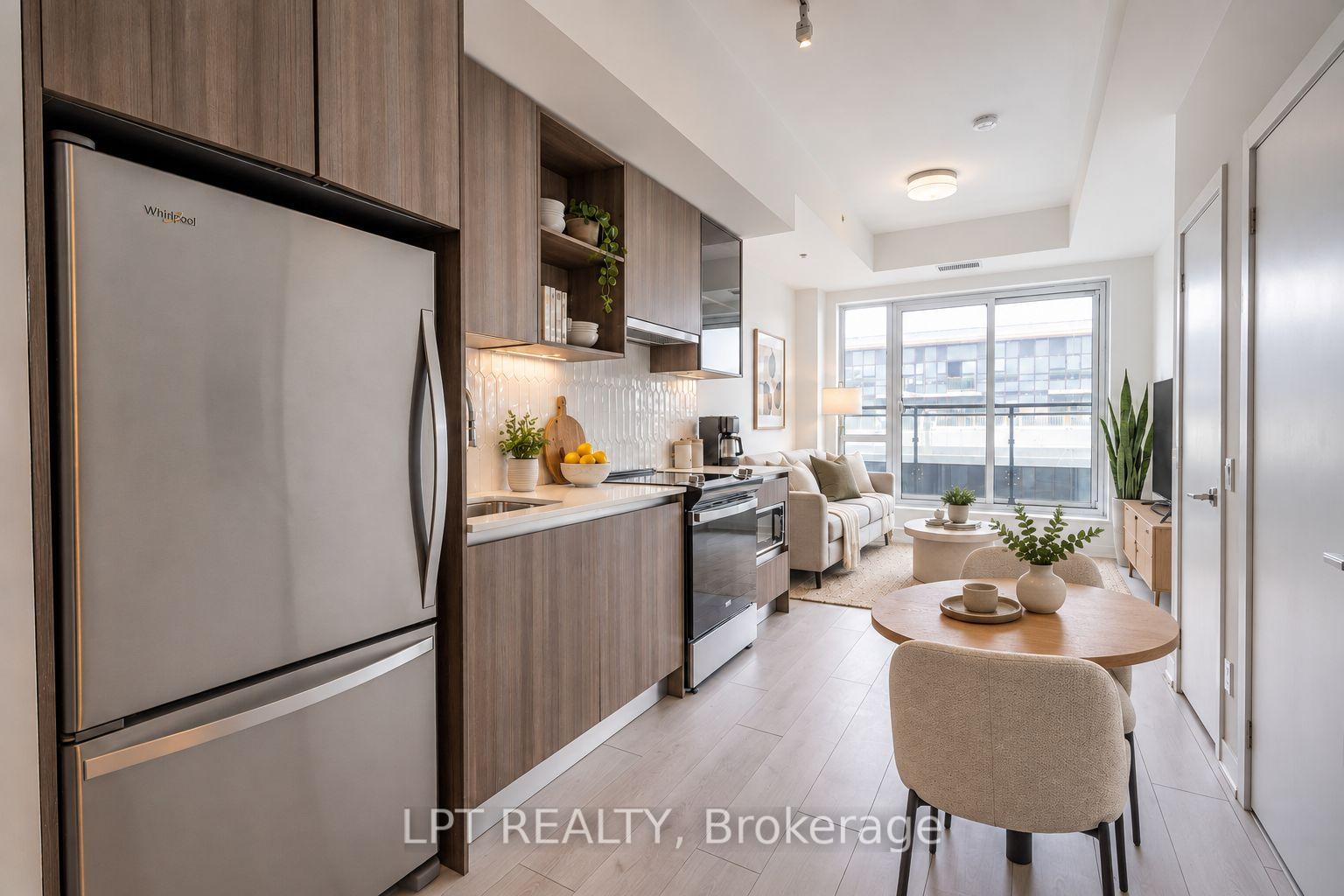 Front of Unit LPH12, 405 Dundas Street