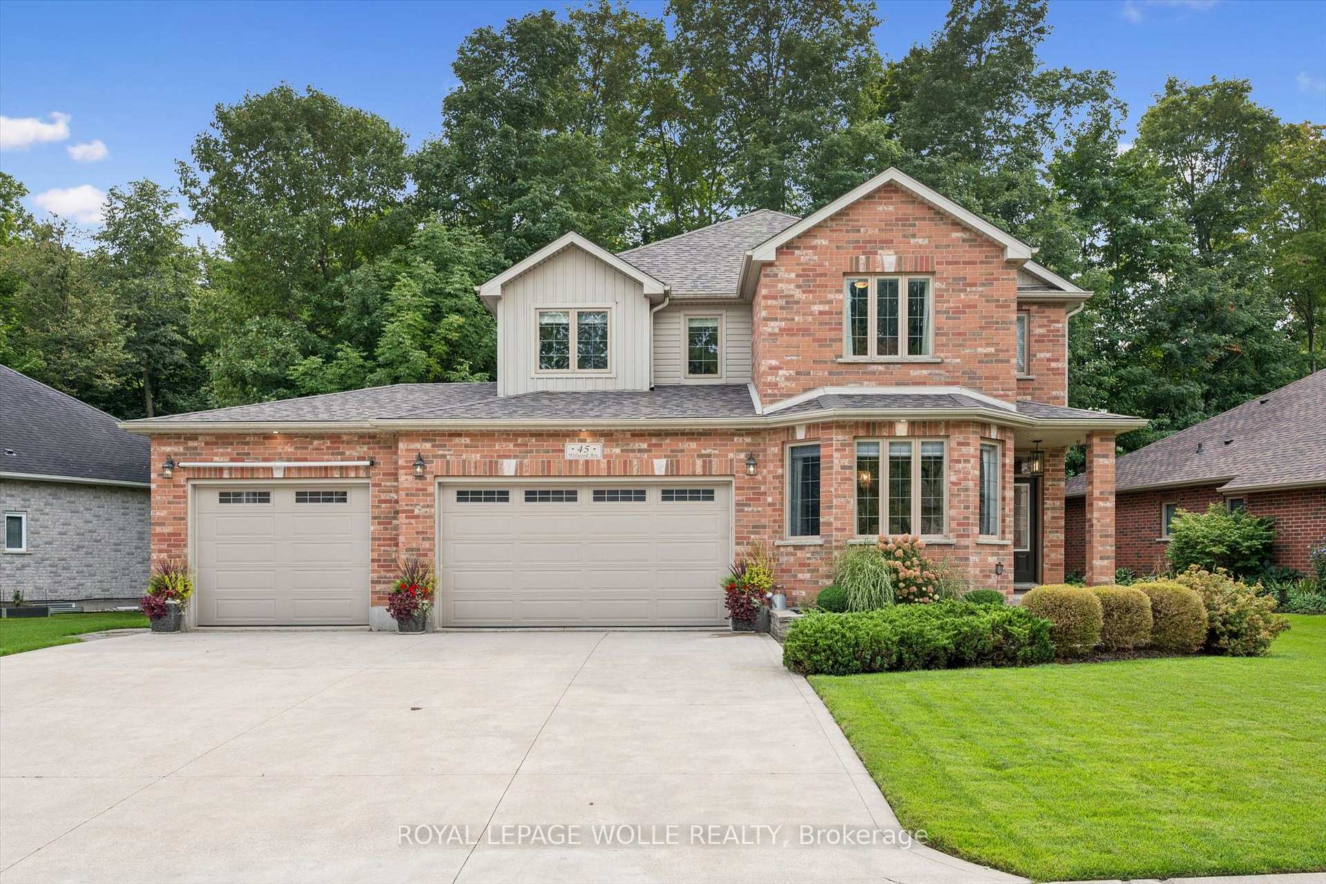 Photo of 45 Welwood Avenue