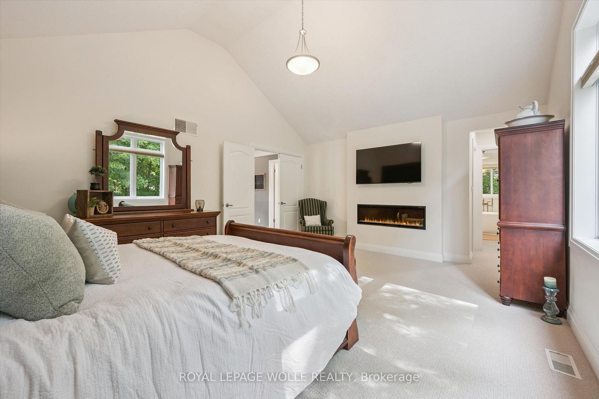 Photo 23 of 45 Welwood Avenue, Wellesley — HOMEH