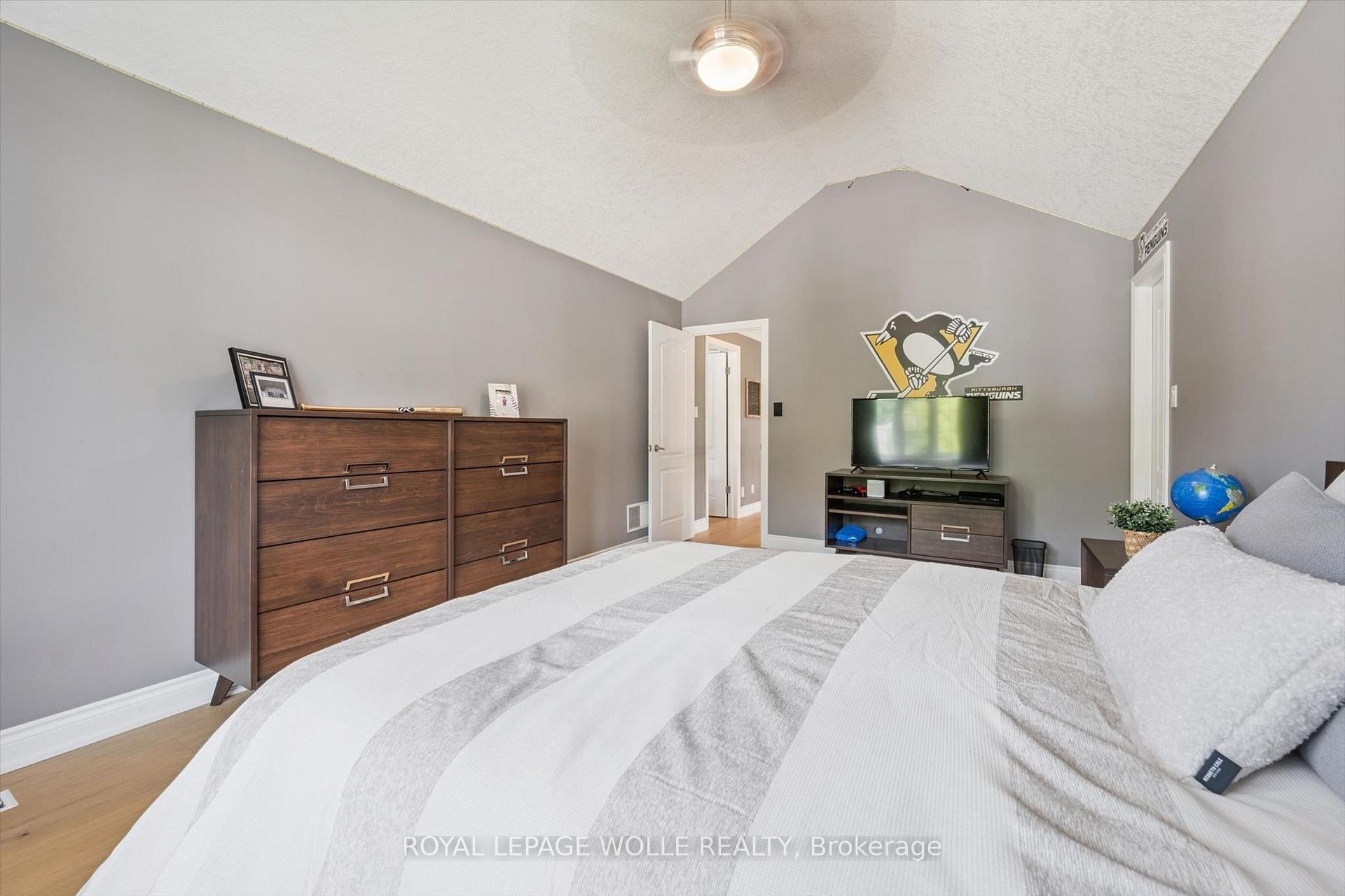 Photo 27 of 45 Welwood Avenue, Wellesley — HOMEH