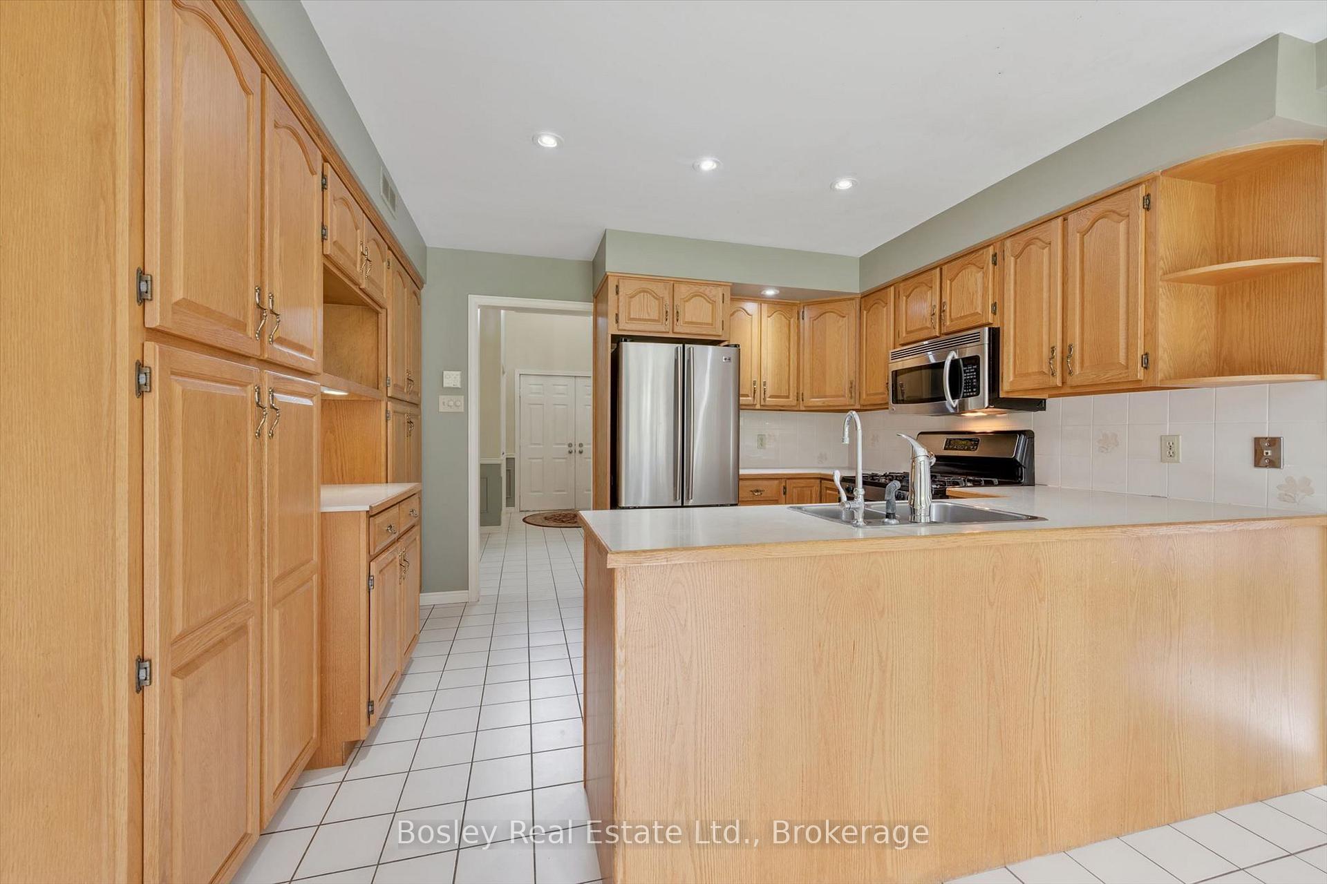 Photo 6 of 240 St Ann Avenue, Wilmot — HOMEH