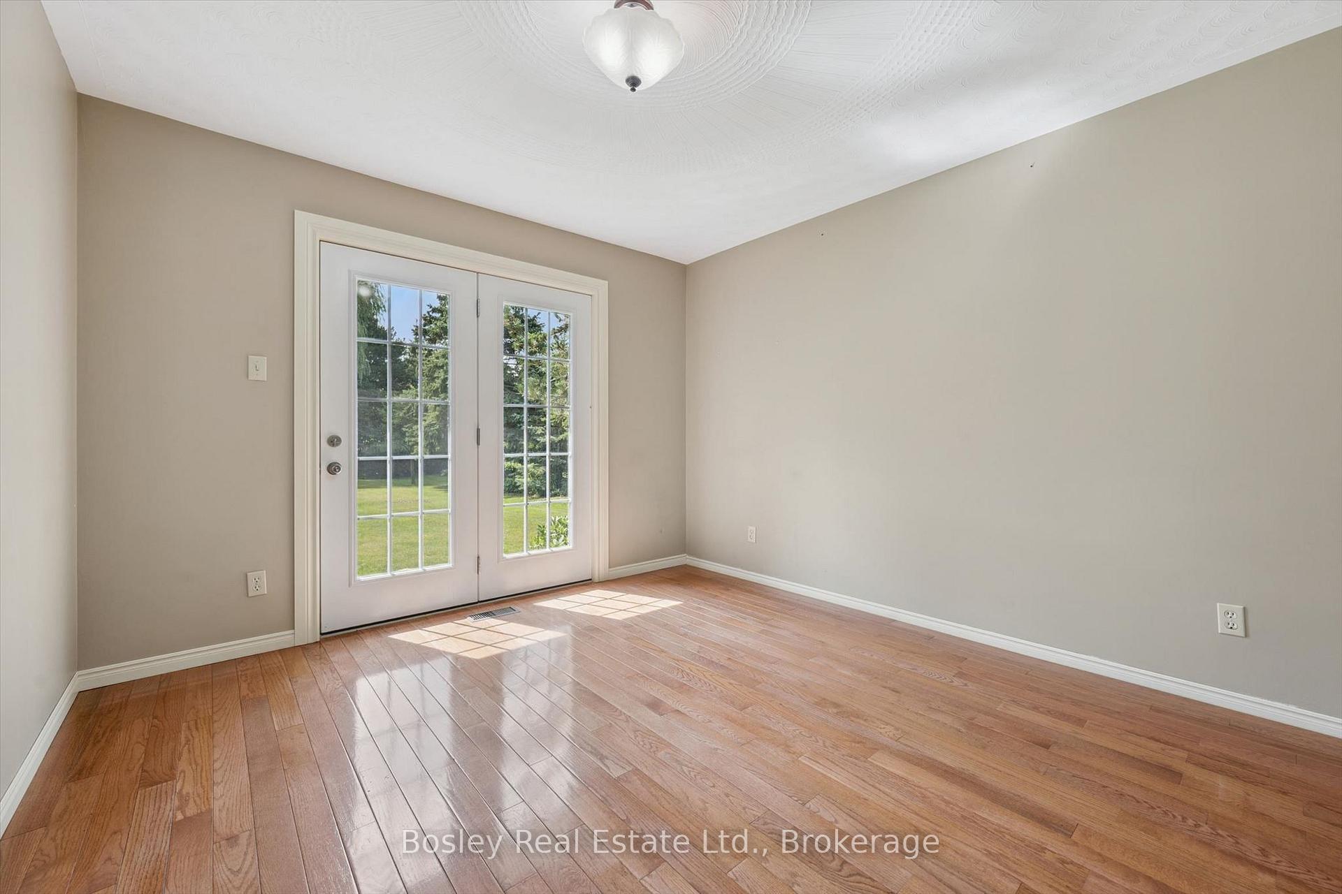 Photo 8 of 240 St Ann Avenue, Wilmot — HOMEH