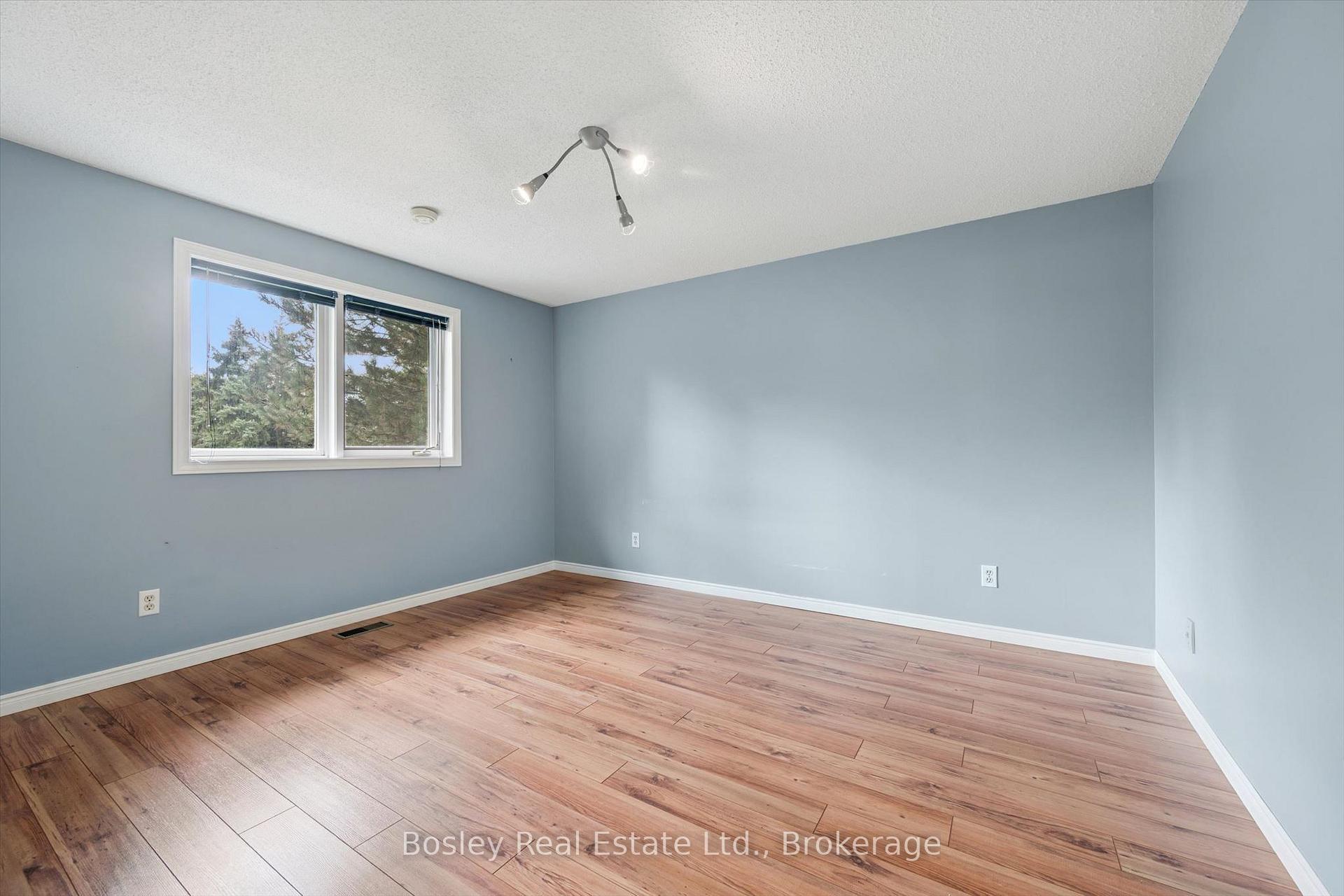 Photo 14 of 240 St Ann Avenue, Wilmot — HOMEH