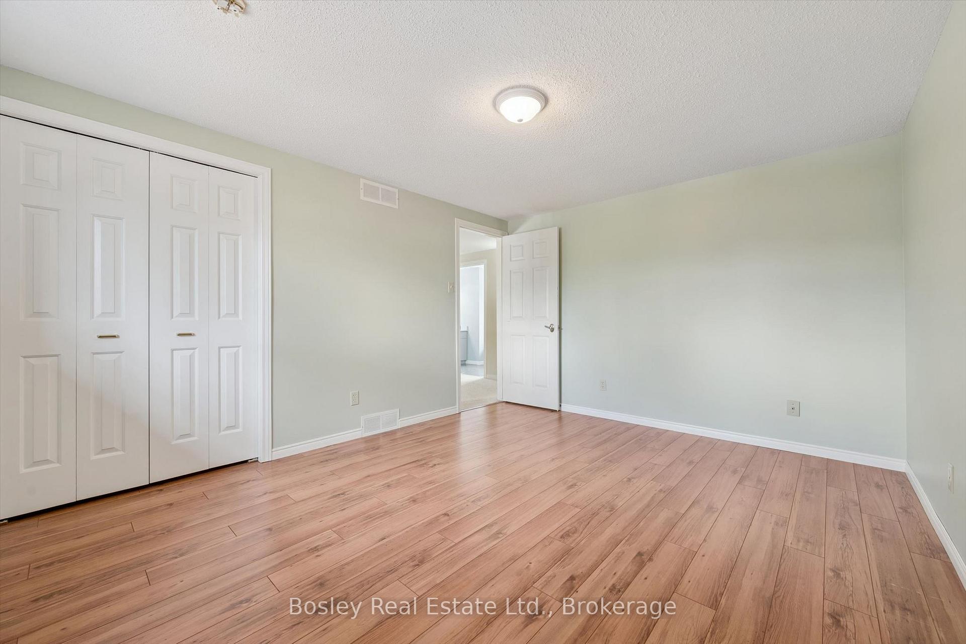 Photo 16 of 240 St Ann Avenue, Wilmot — HOMEH