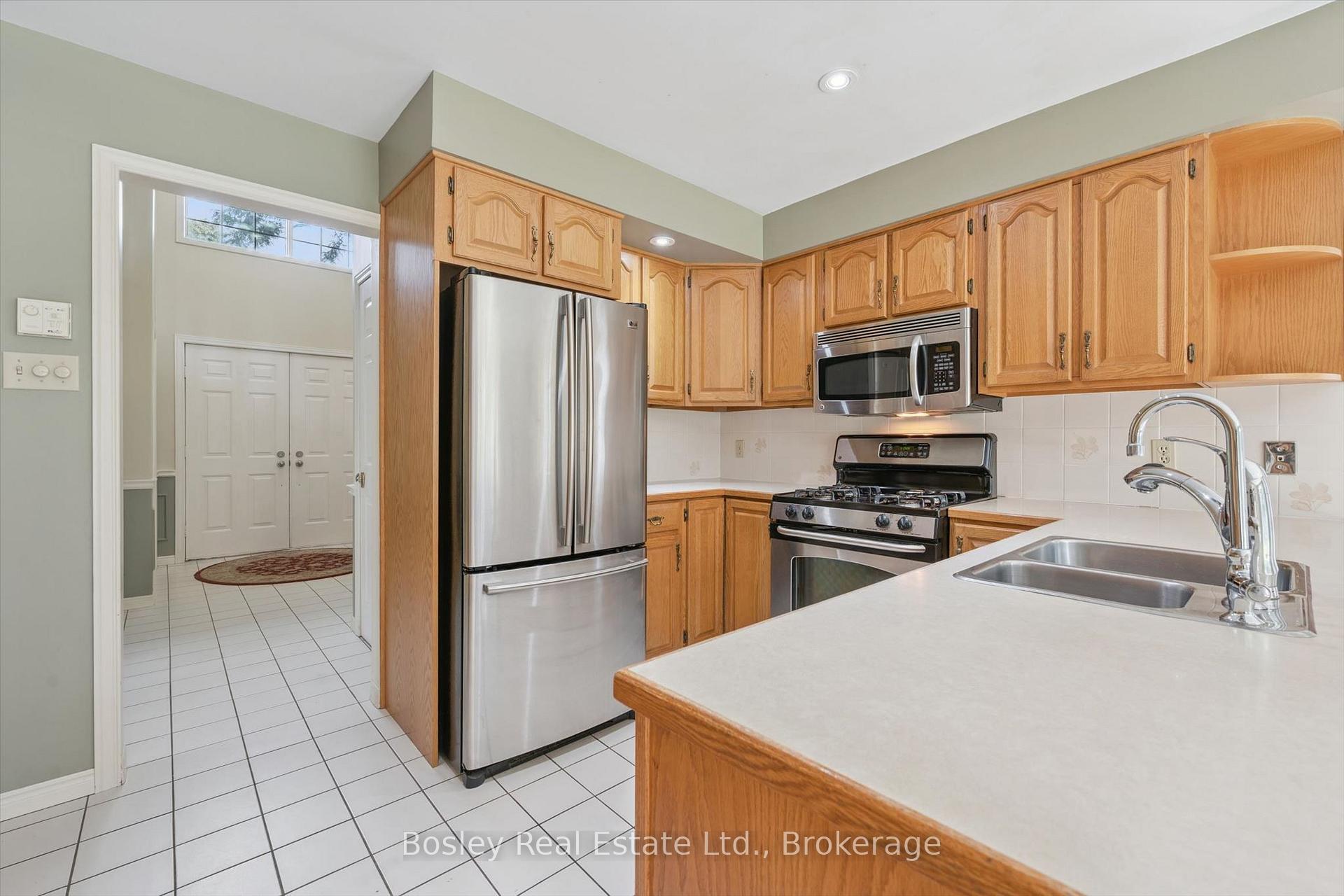 Photo 24 of 240 St Ann Avenue, Wilmot — HOMEH