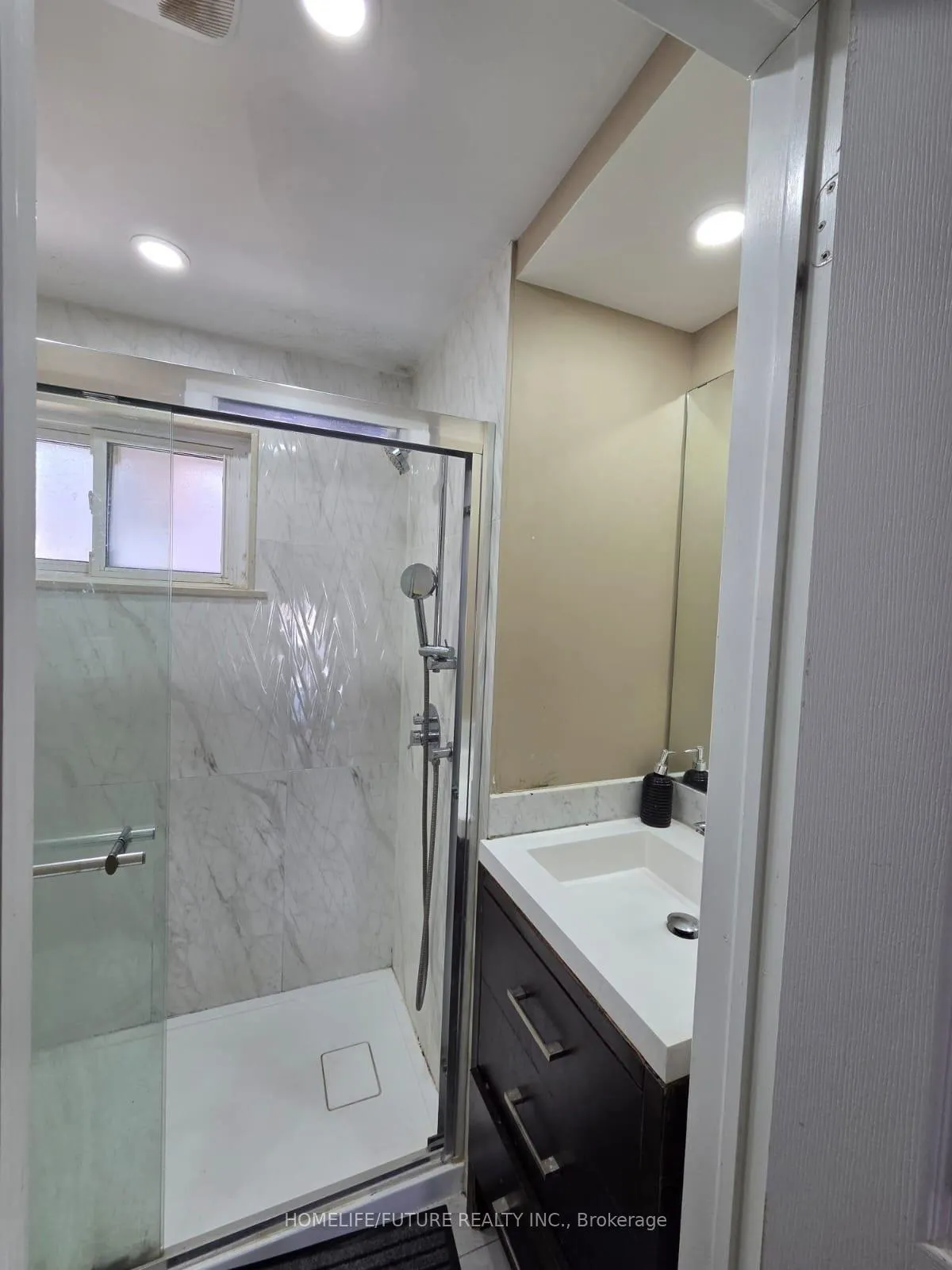 Photo 8 of Unit 37, 4 Darras Court, Brampton, Southgate — HOMEH