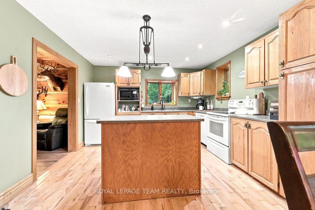 Photo 15 of 2193 Foymount Road, Bonnechere Valley, Eganville/Bonnechere Twp — HOMEH