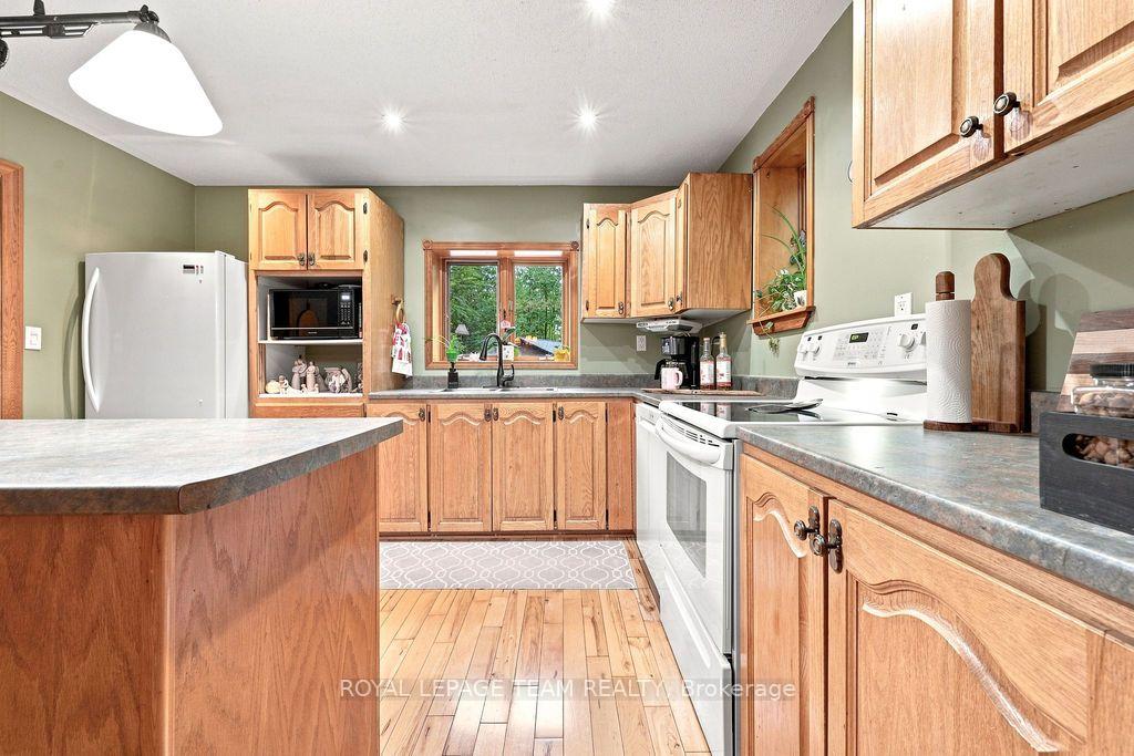Photo 16 of 2193 Foymount Road, Bonnechere Valley, Eganville/Bonnechere Twp — HOMEH