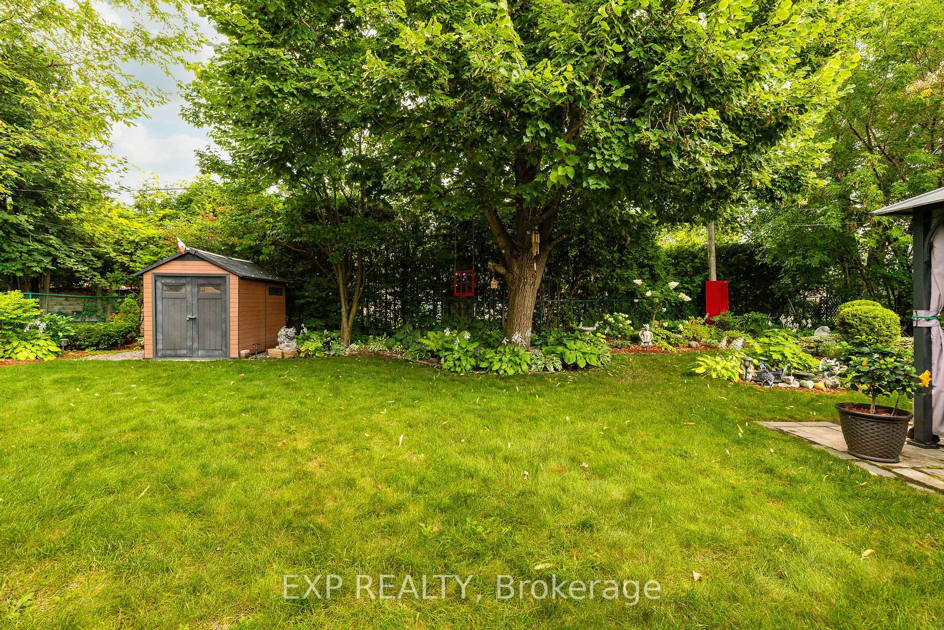 Photo 45 of 61 Ridgefield Crescent, Ottawa, Arbeatha Park — HOMEH