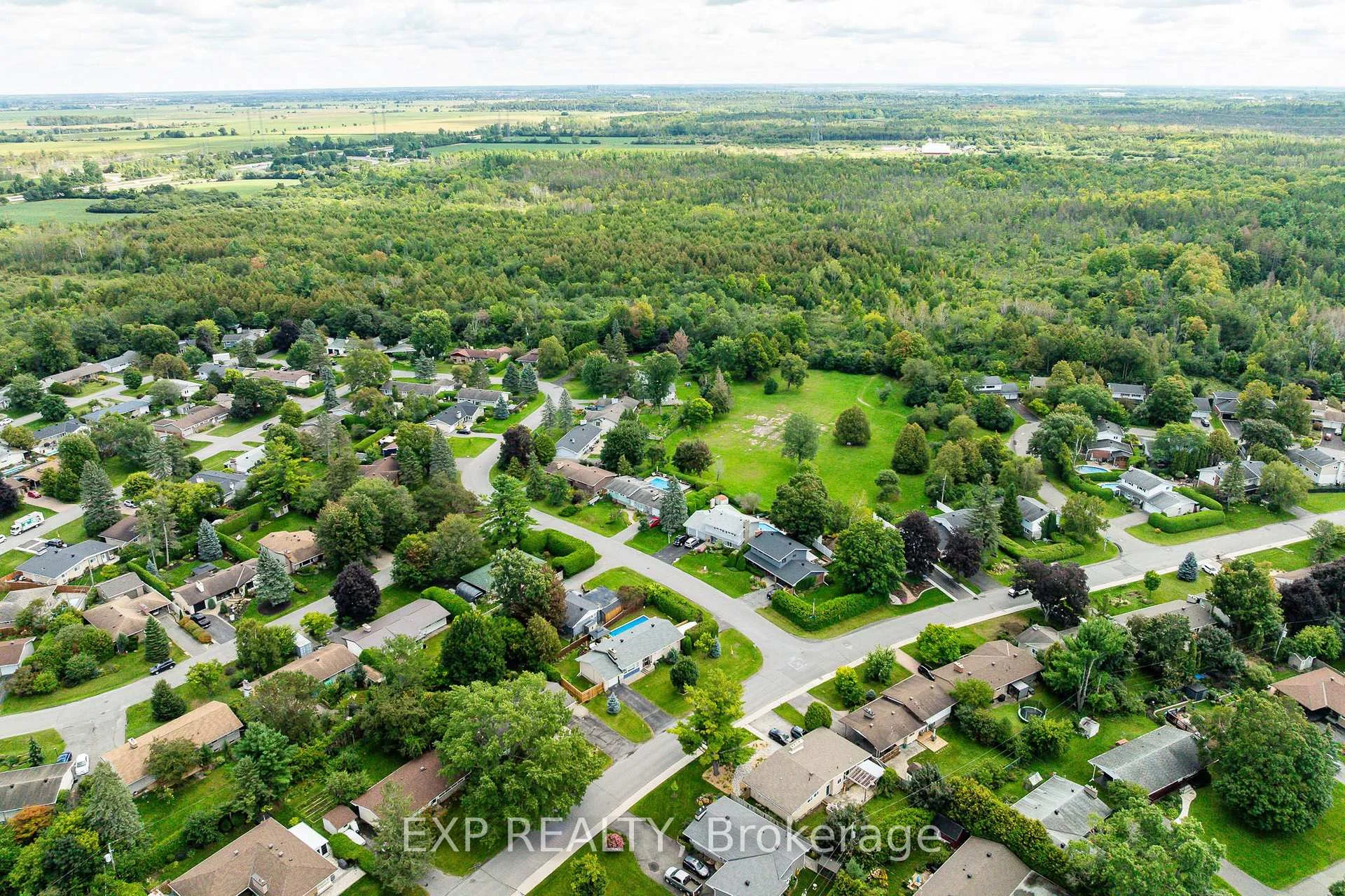 Photo 55 of 61 Ridgefield Crescent, Ottawa, Arbeatha Park — HOMEH