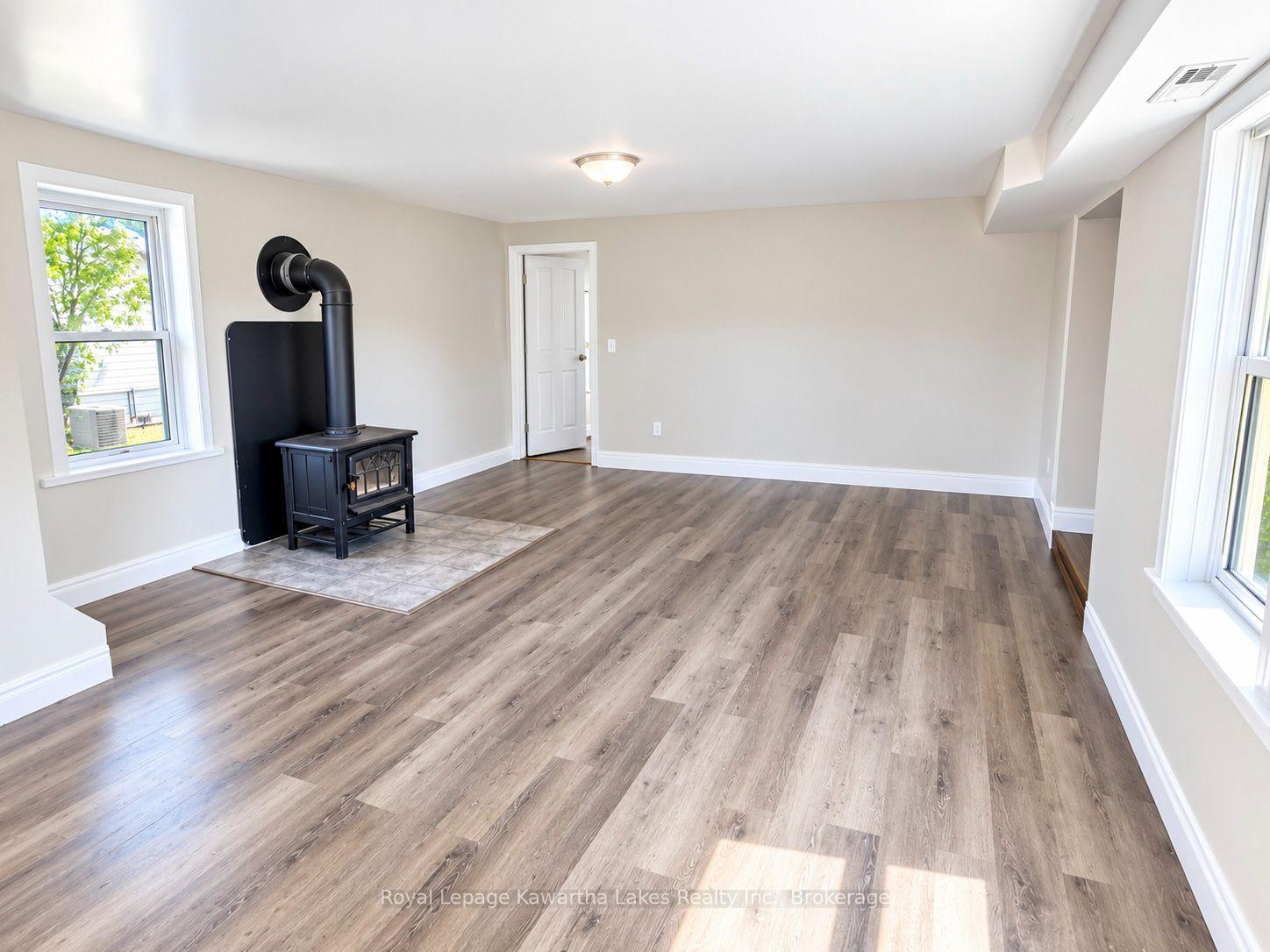 Photo 4 of 67 Murray Street, Kawartha Lakes, Fenelon Falls — HOMEH