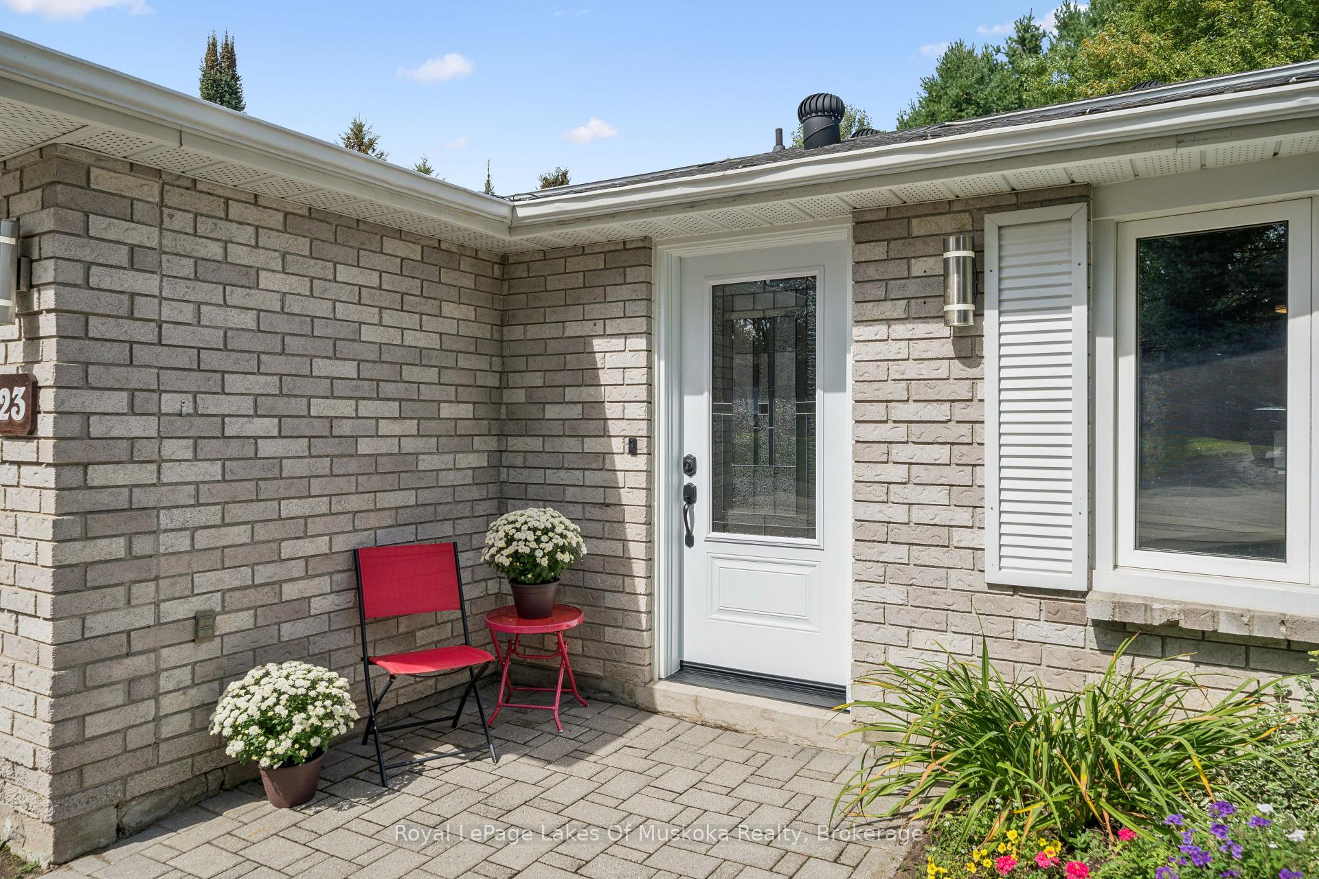 Photo 5 of 23 Maypark Drive, Bracebridge, Monck (Bracebridge) — HOMEH